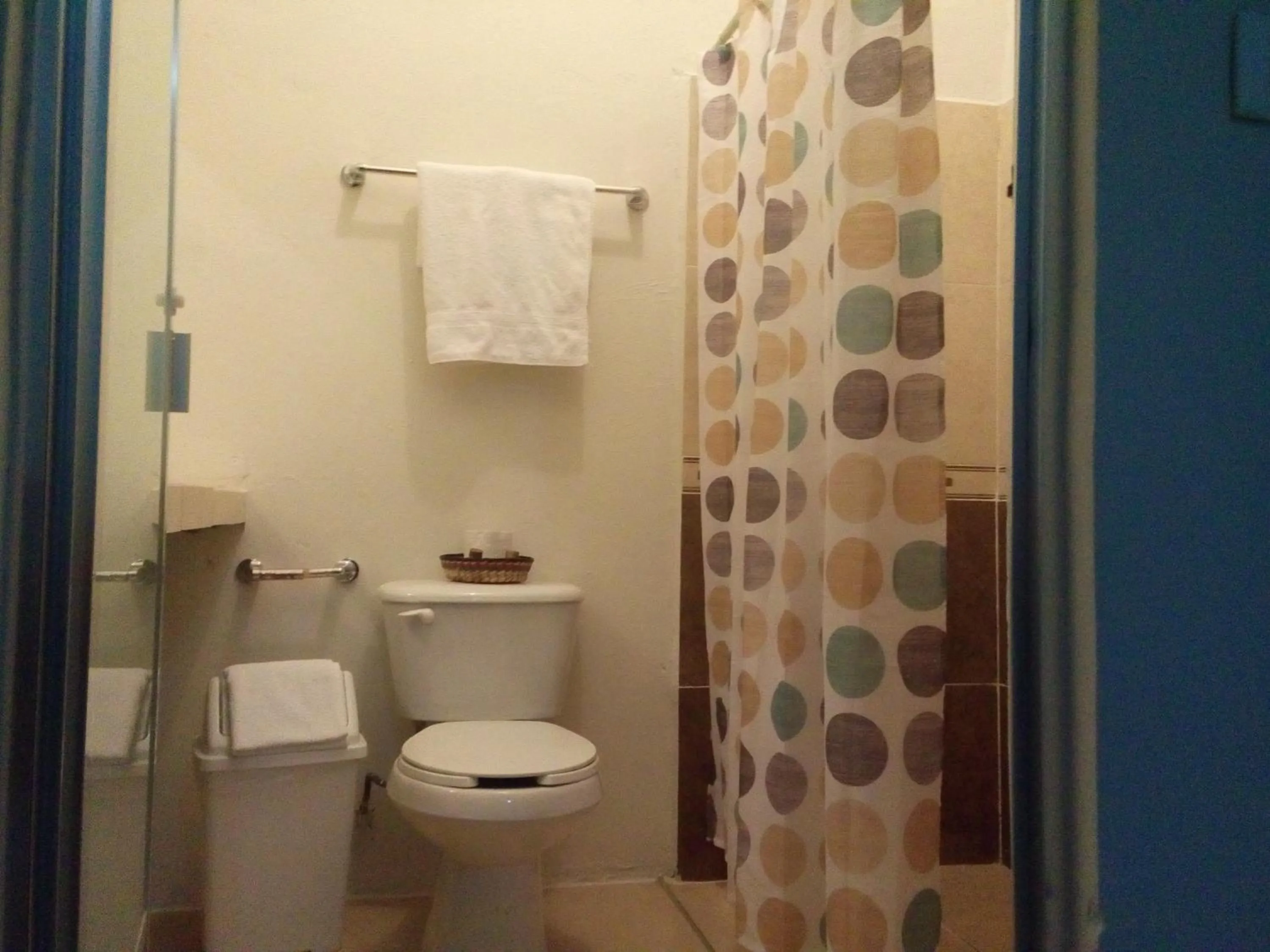 Bathroom in Rosvel Hotel