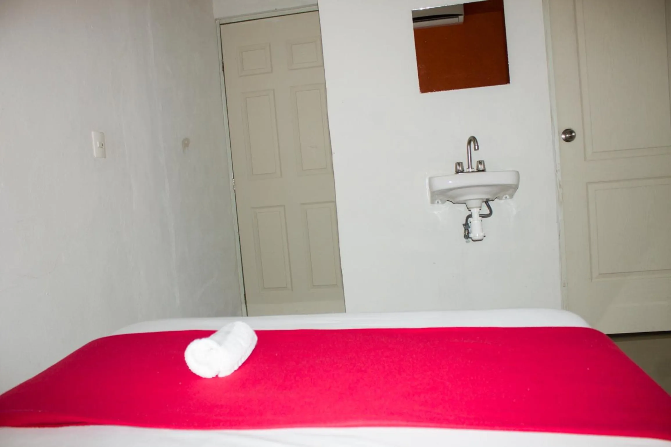 Photo of the whole room, Bed in Rosvel Hotel