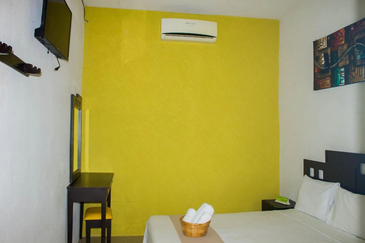 Bedroom, Bed in Rosvel Hotel