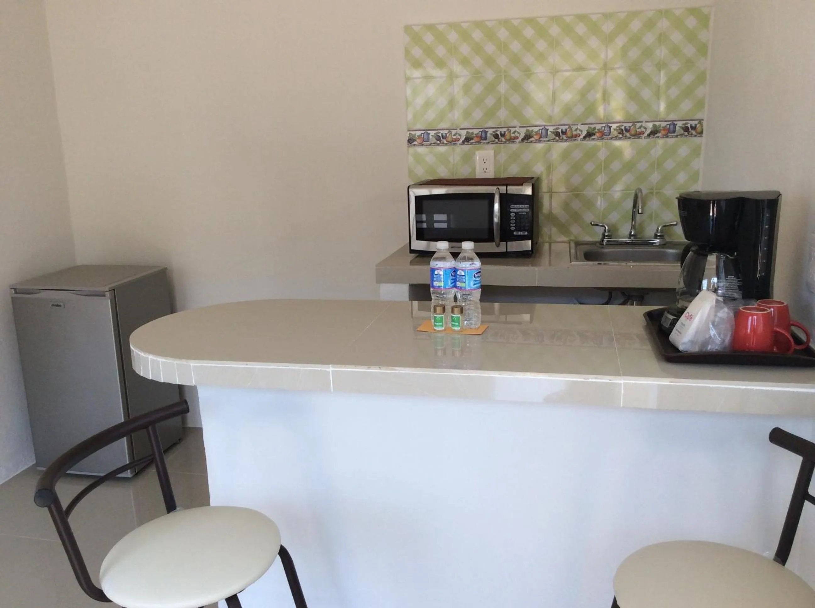 Coffee/tea facilities in Rosvel Hotel