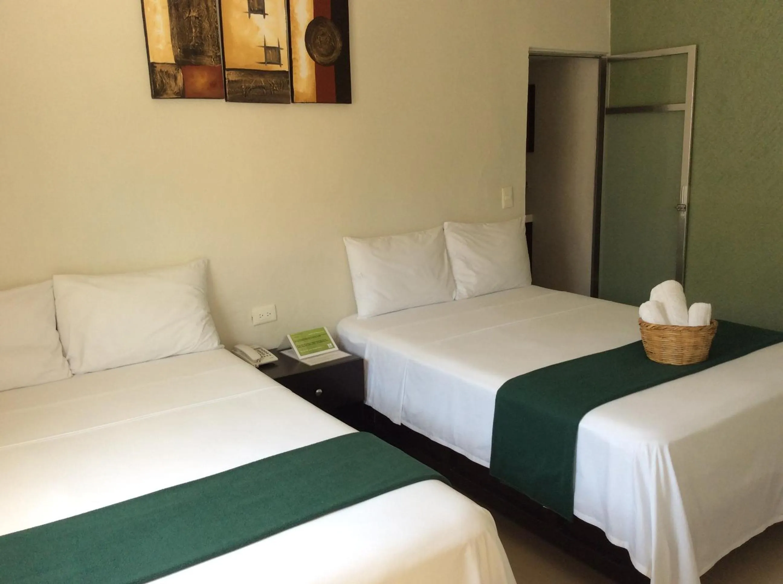 Photo of the whole room, Bed in Rosvel Hotel