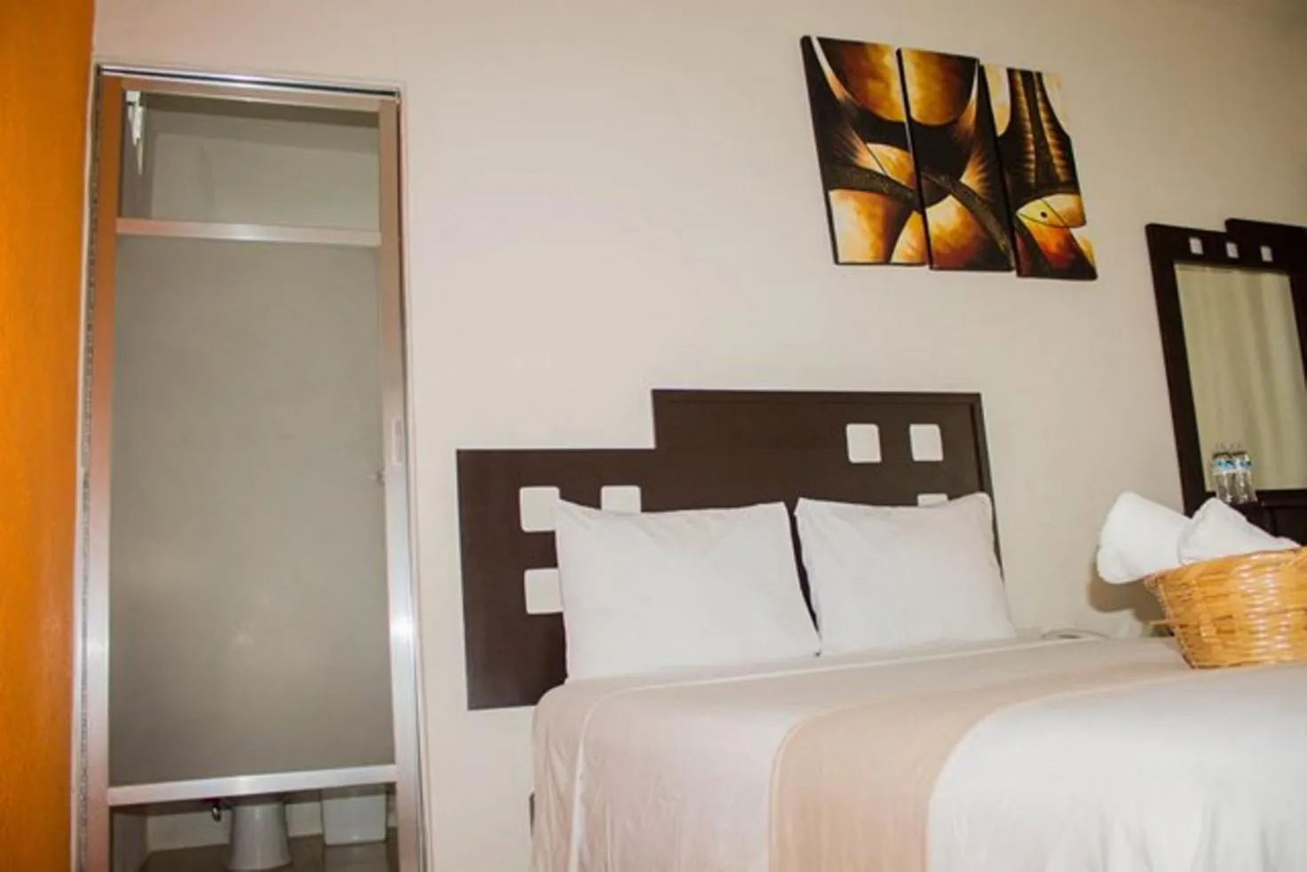Bedroom, Bed in Rosvel Hotel