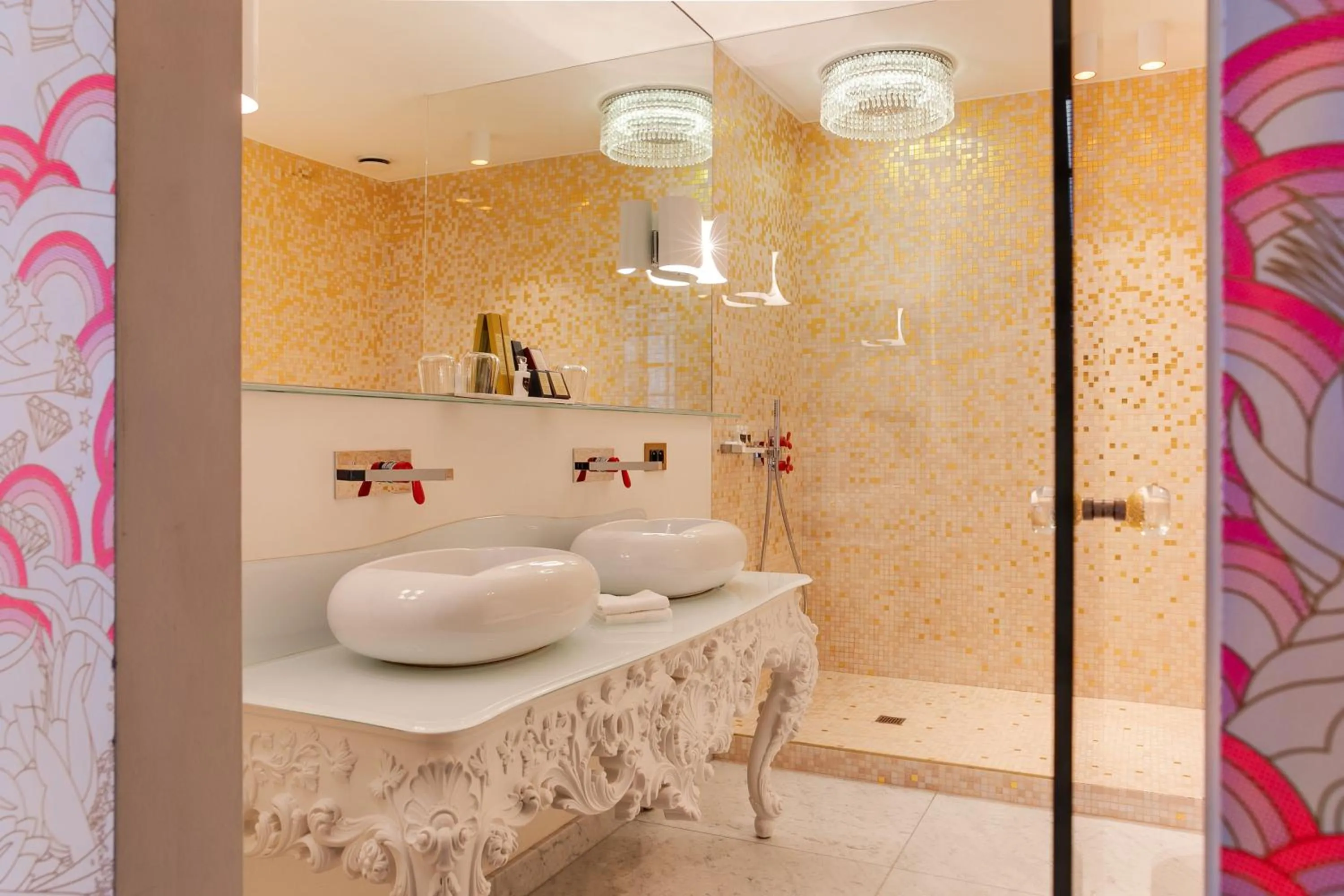 Bathroom in Hotel De Witte Lelie -Small Luxury Hotels of the World