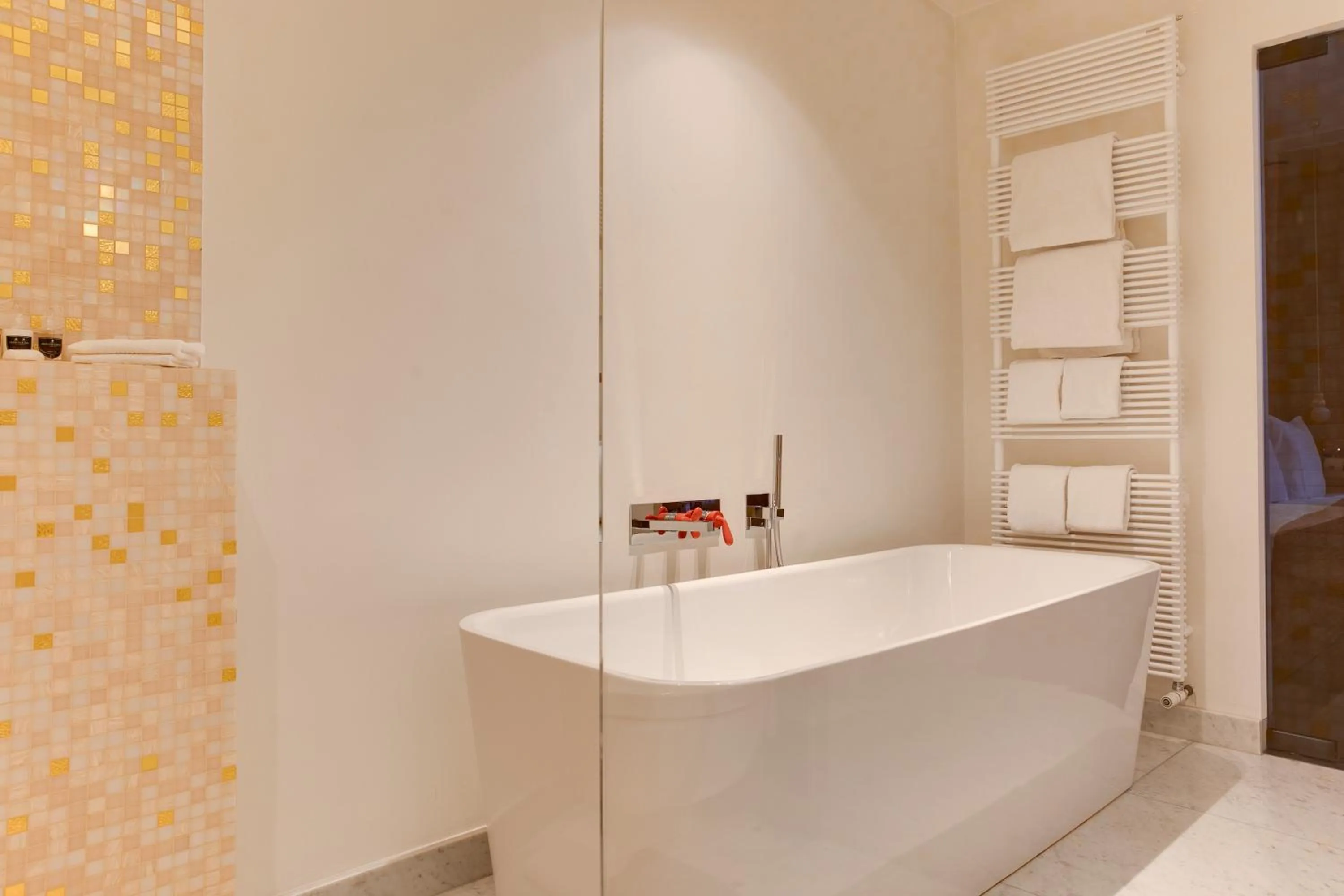 Bathroom in Hotel De Witte Lelie -Small Luxury Hotels of the World