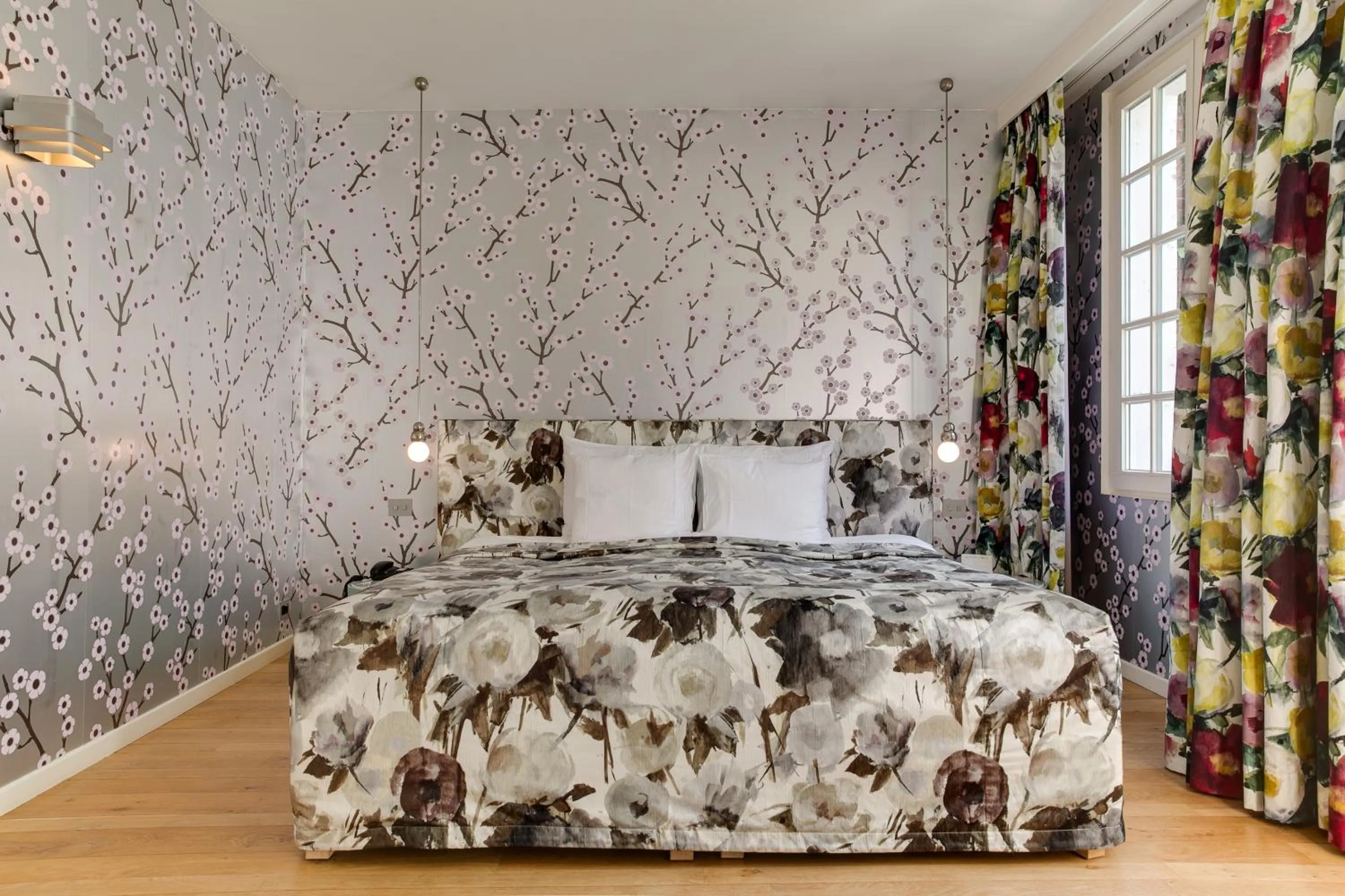 Bed in Hotel De Witte Lelie -Small Luxury Hotels of the World