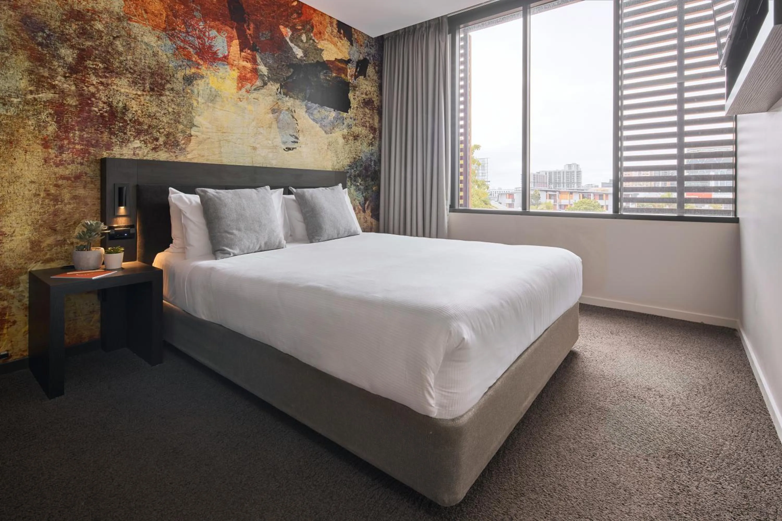 Photo of the whole room, Bed in Kennigo Hotel Brisbane, Independent Collection by EVT