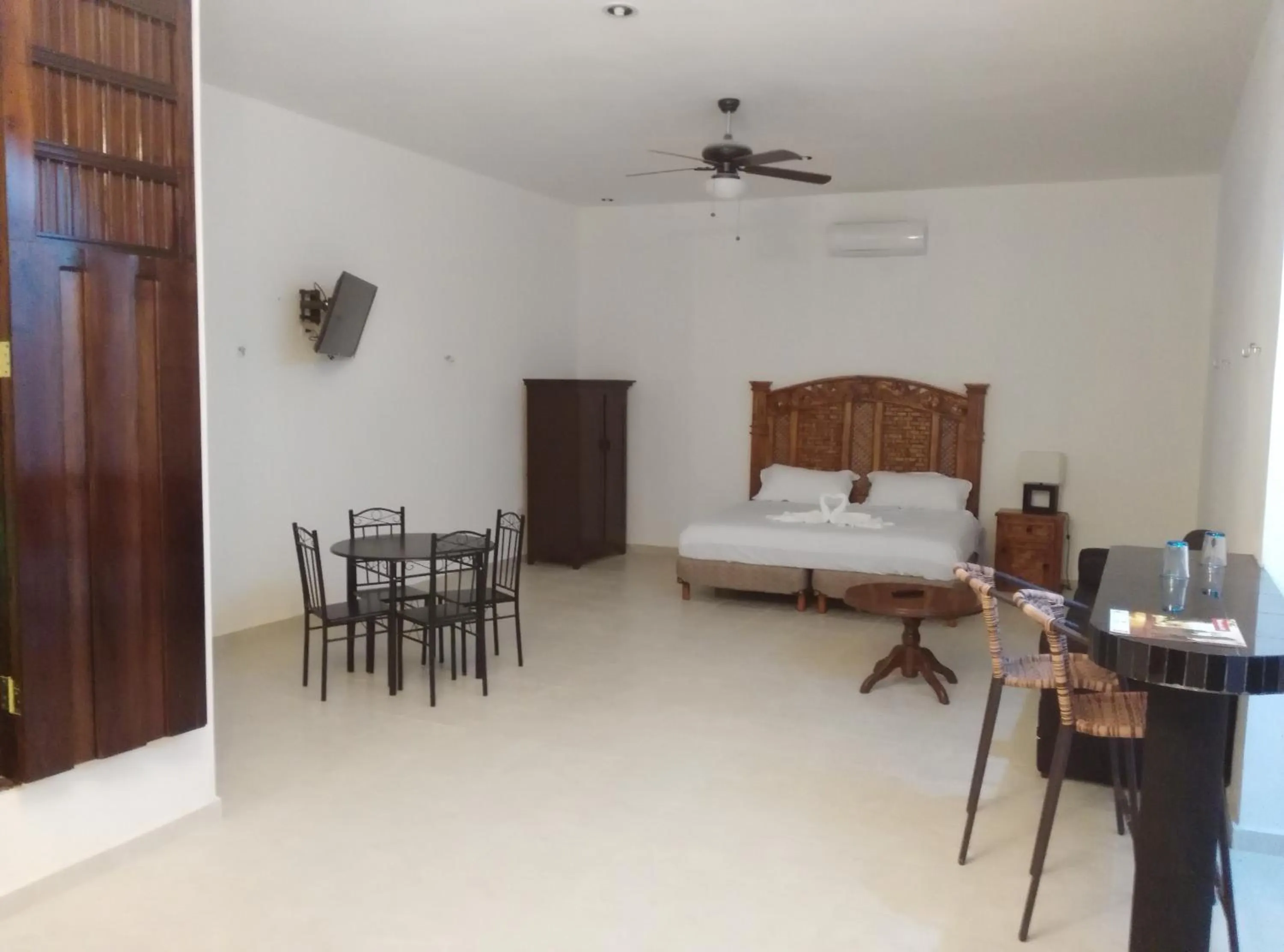 Bedroom, Bed in Hotel Hacienda Margot