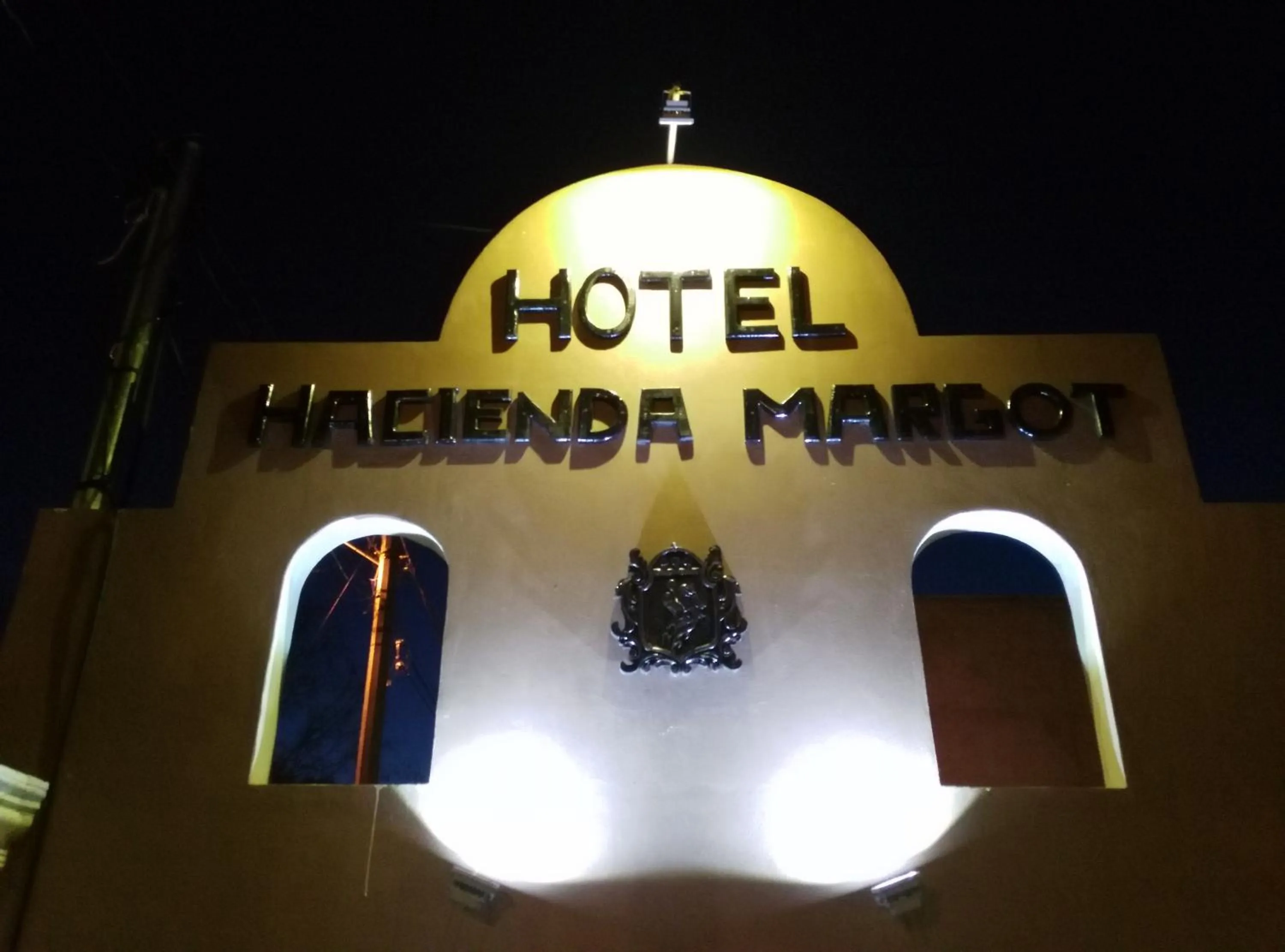 Text overlay in Hotel Hacienda Margot