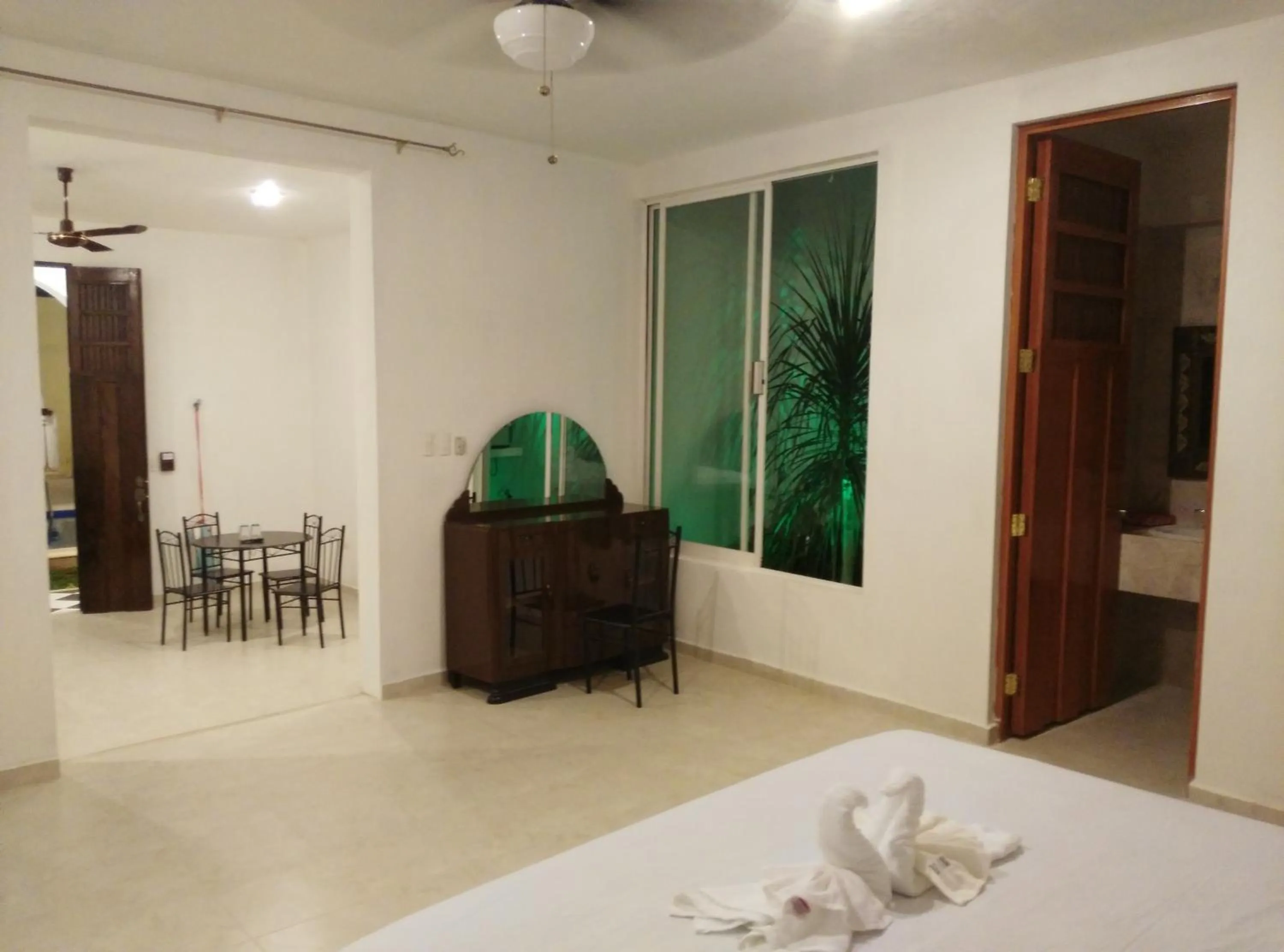 Bedroom, Bed in Hotel Hacienda Margot