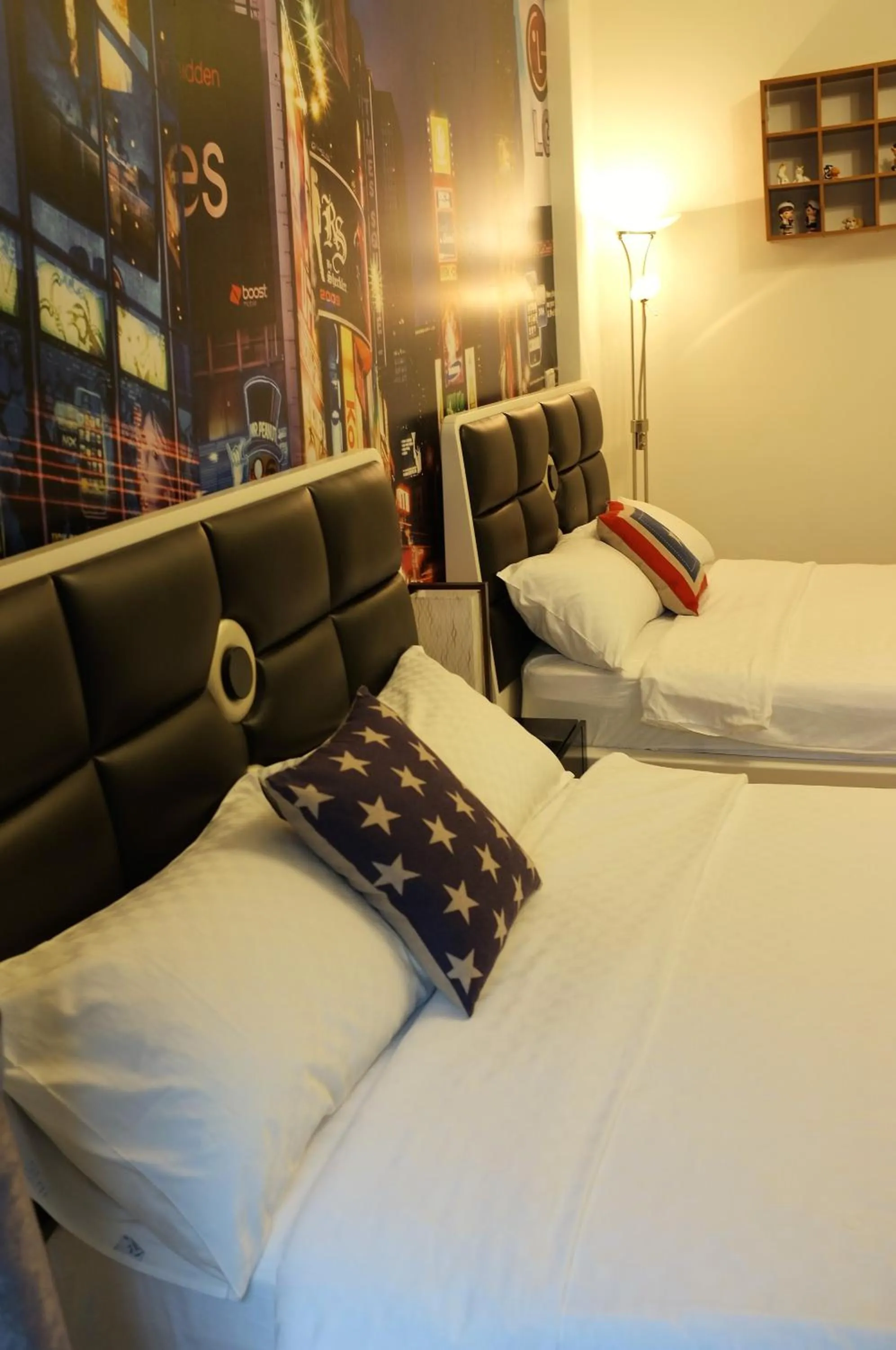 bunk bed, Bed in INg Hostel