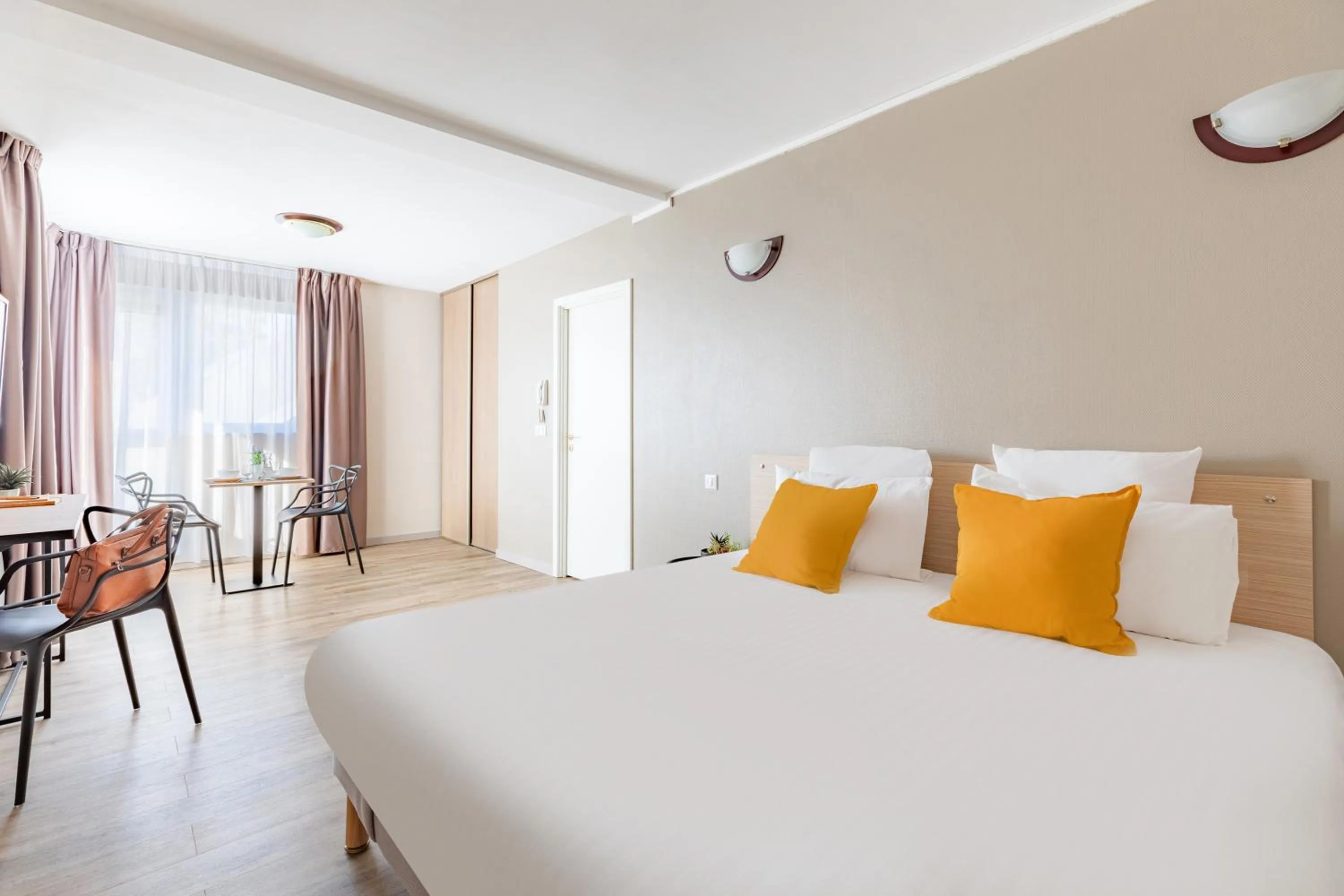 Bed in Appart'City Classic Arlon - Porte du Luxembourg