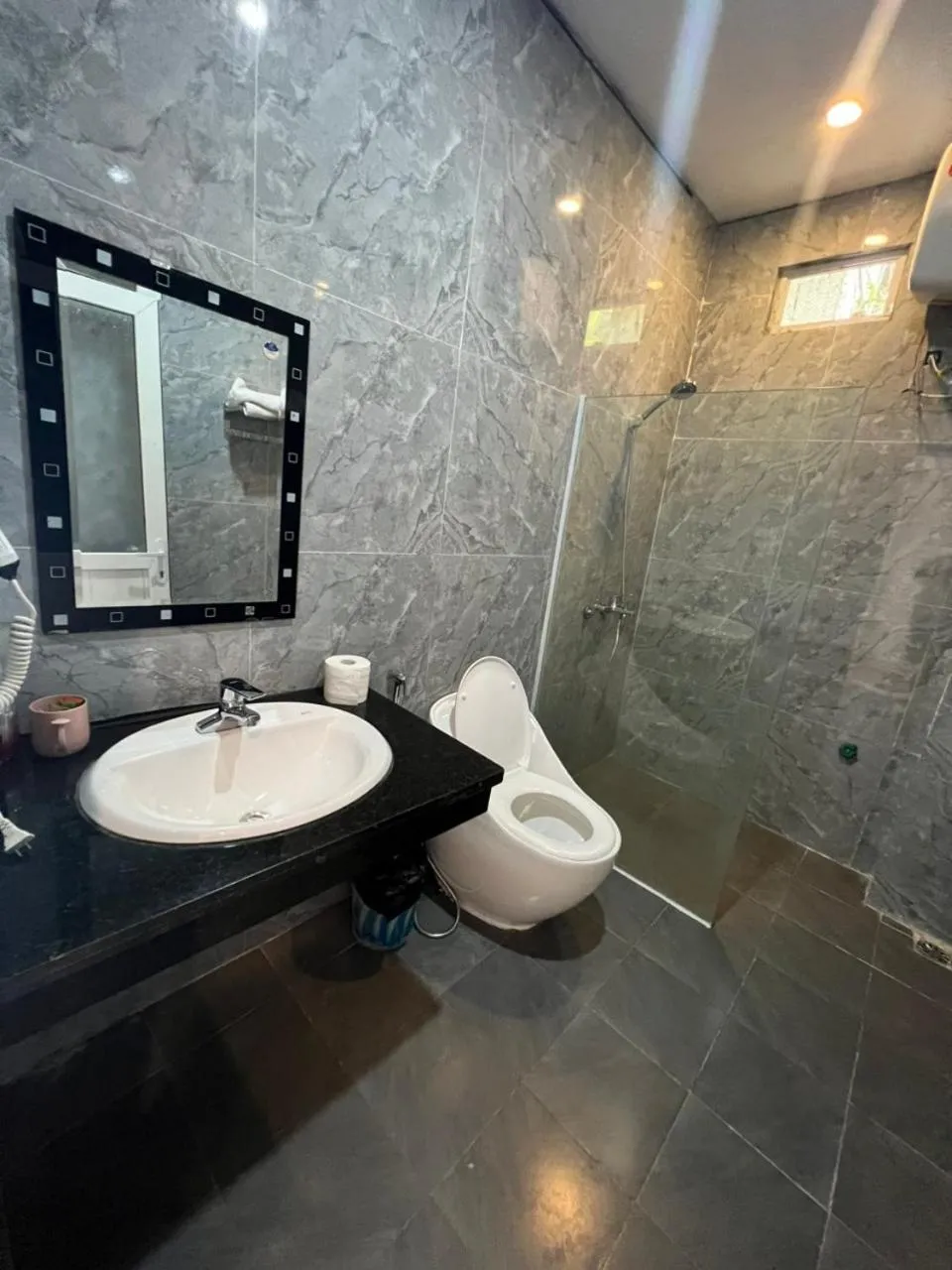 Shower in Catcat Garden House