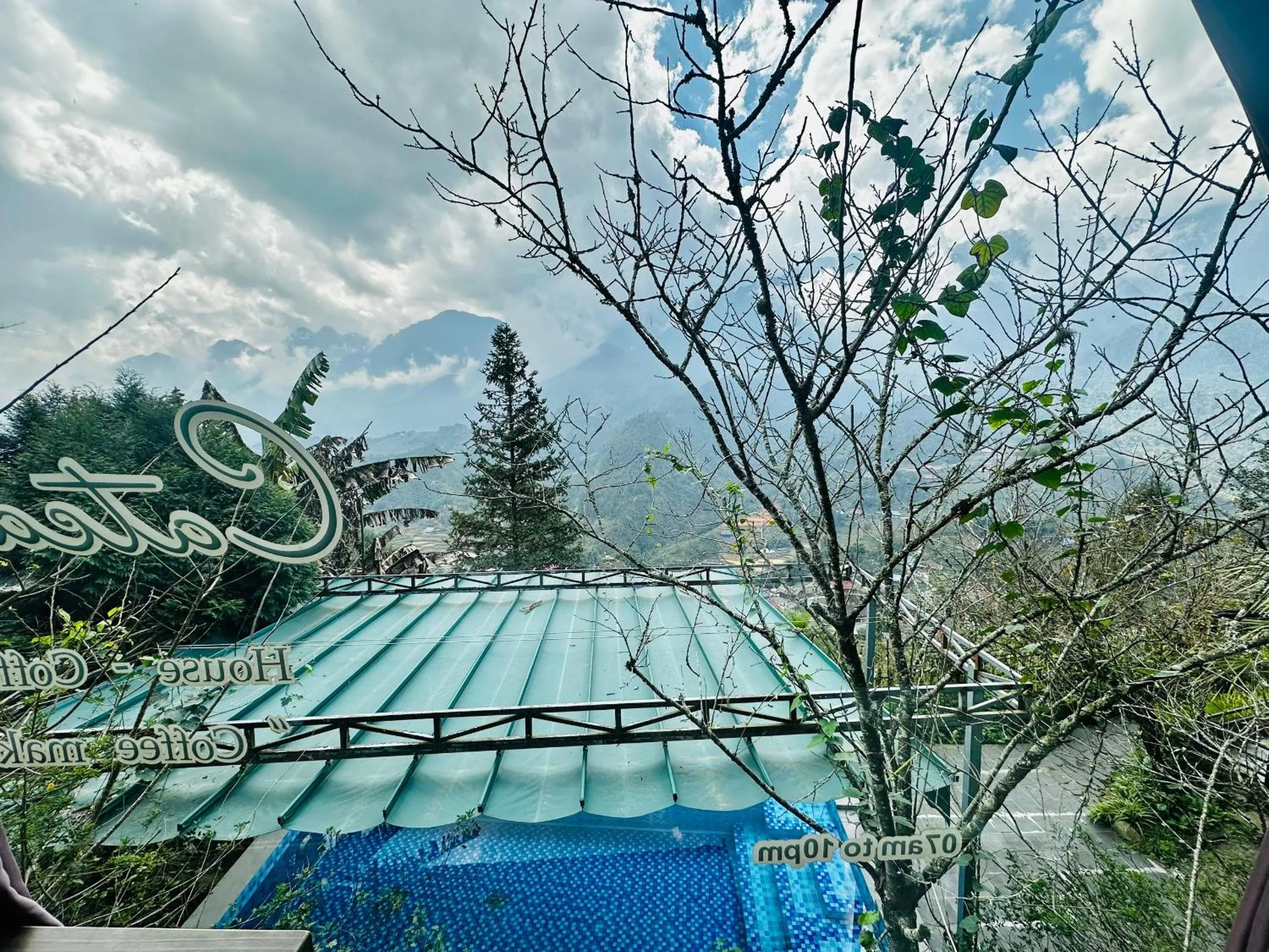 Mountain view in Catcat Garden House