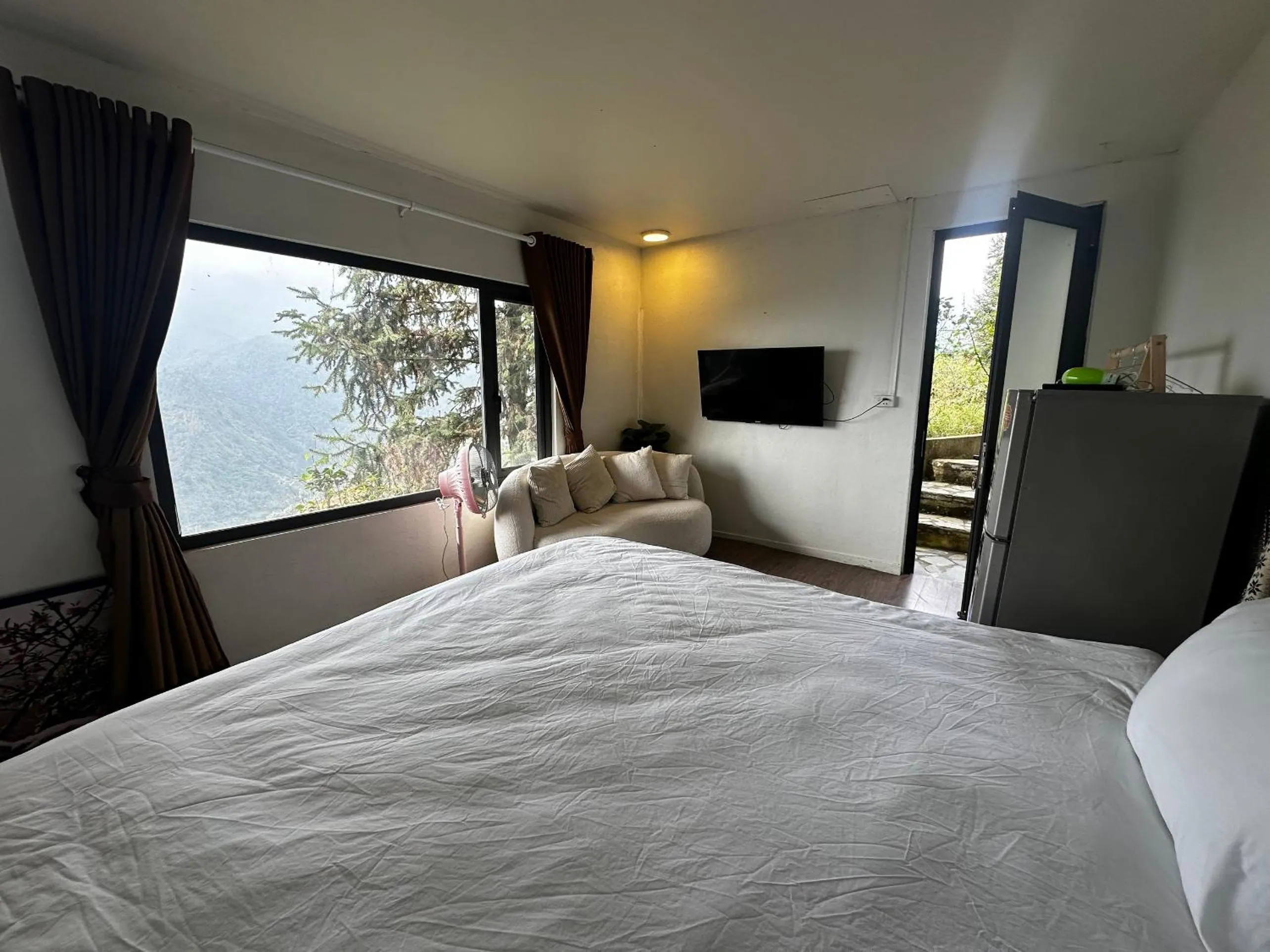 Bed in Catcat Garden House