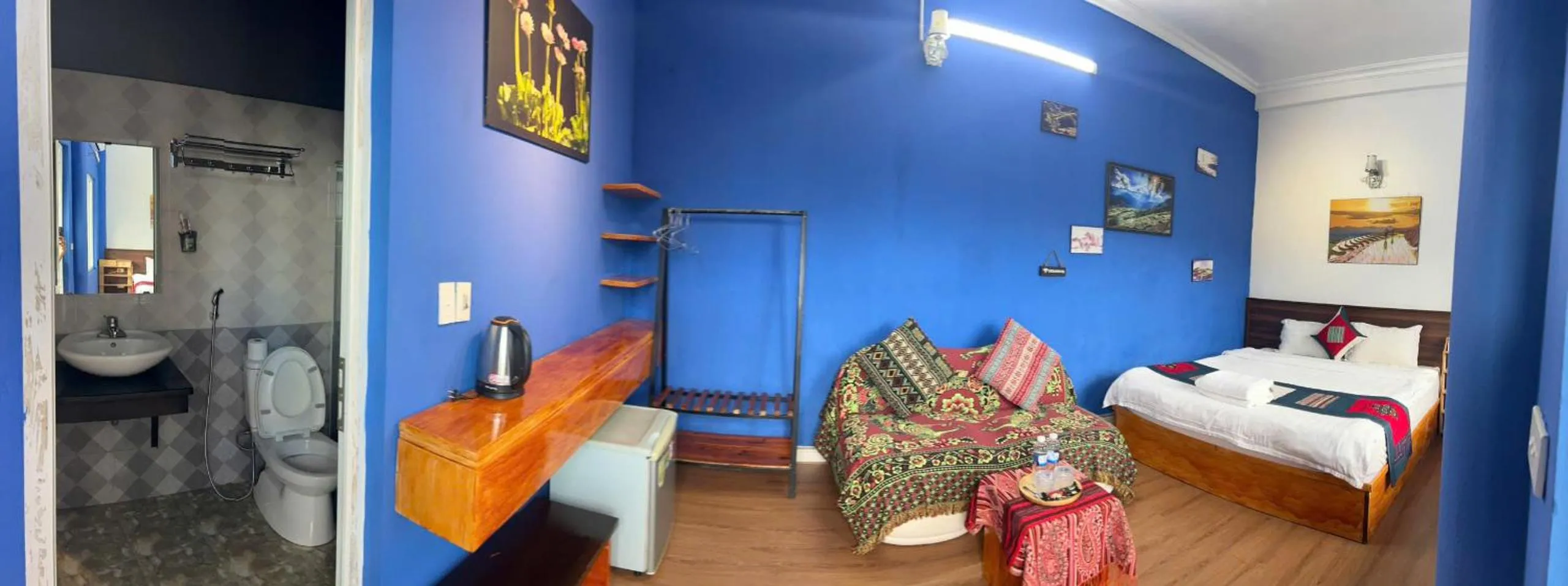 Photo of the whole room, Bed in Catcat Garden House