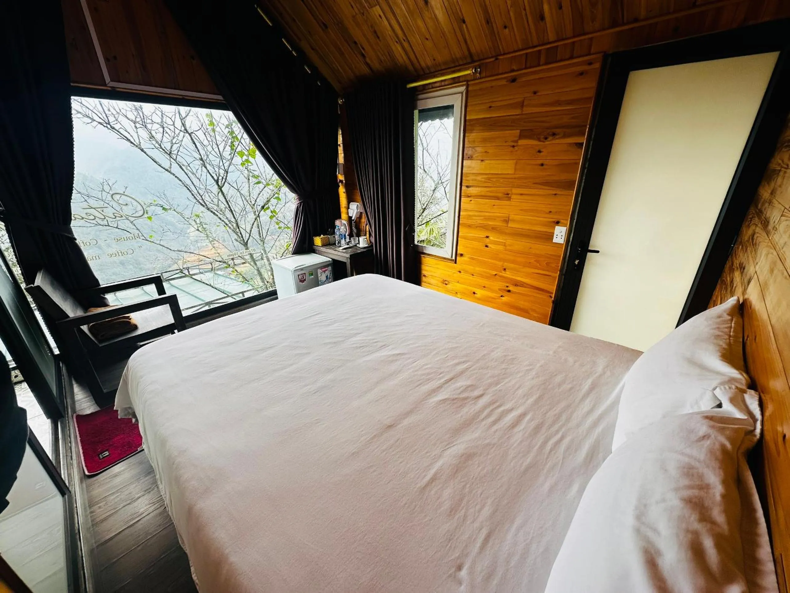 Bed in Catcat Garden House