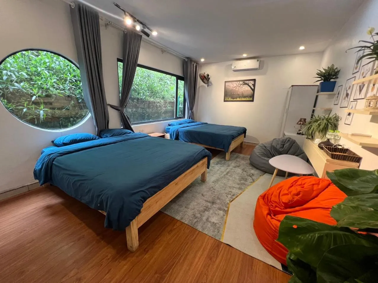 Photo of the whole room, Bed in Catcat Garden House