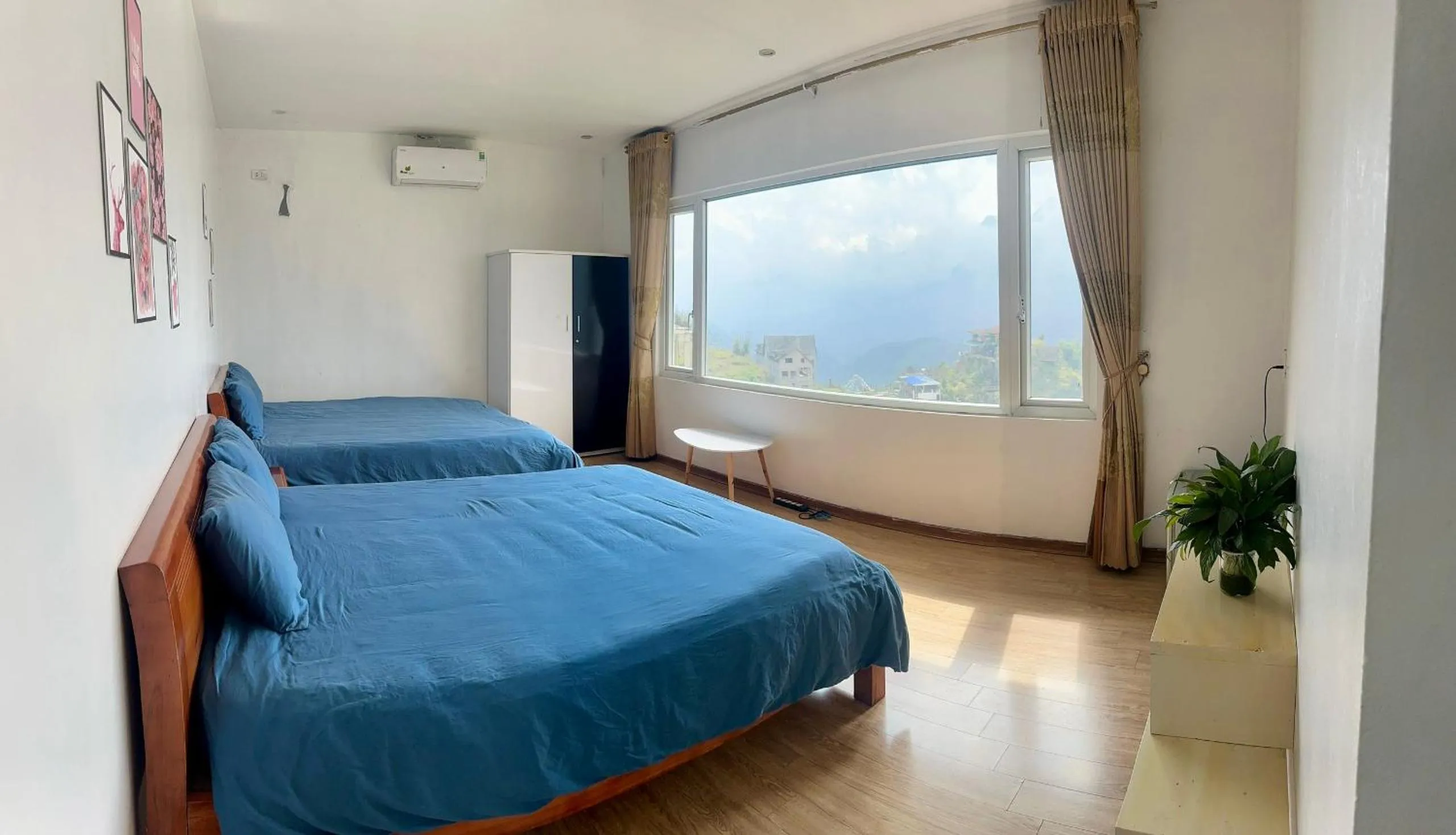 Photo of the whole room, Bed in Catcat Garden House
