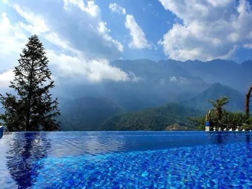 Swimming pool in Catcat Garden House