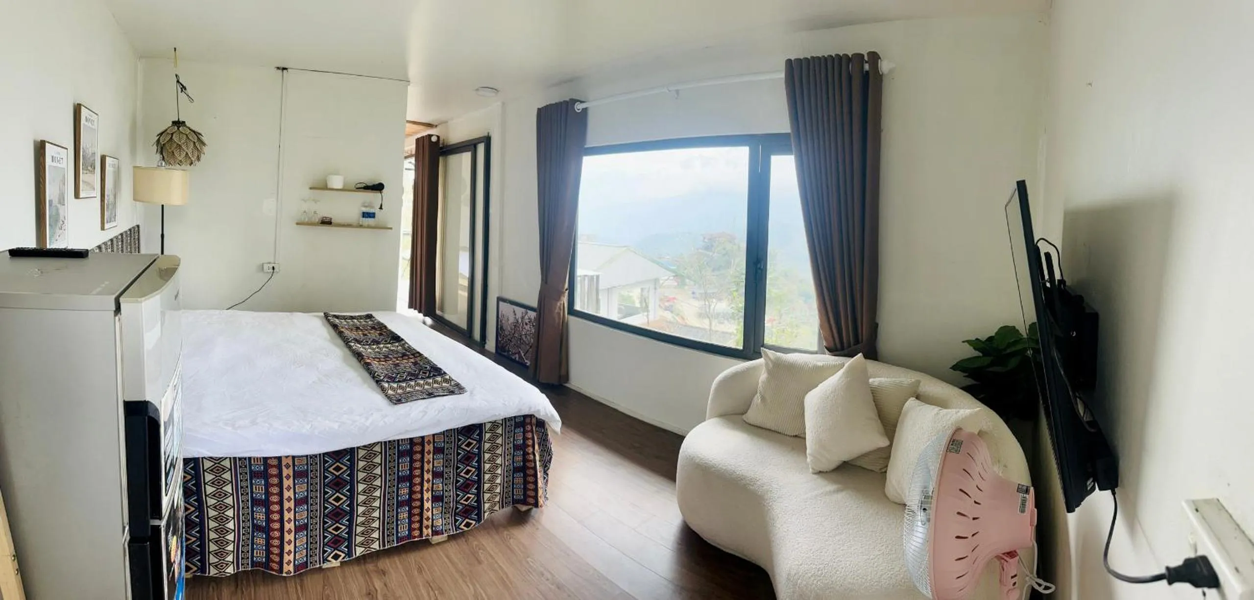 Bed in Catcat Garden House