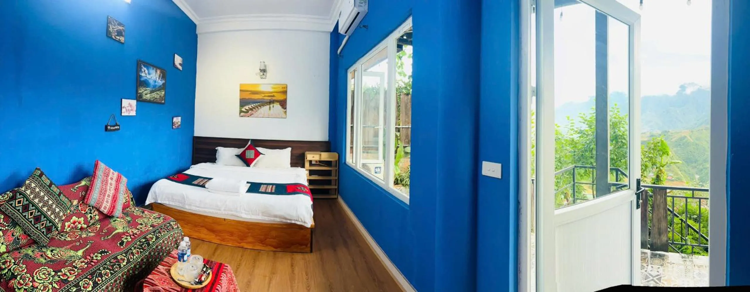 Bed in Catcat Garden House