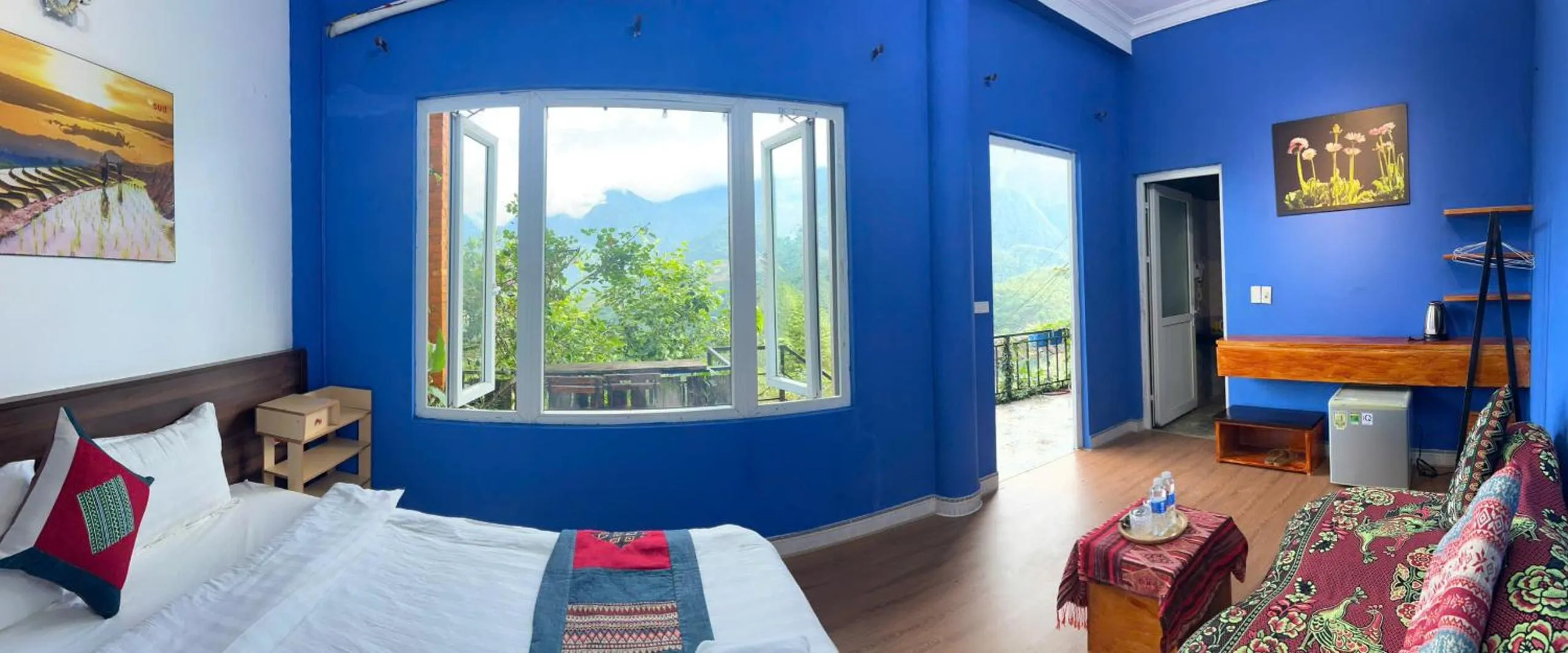 Bed in Catcat Garden House
