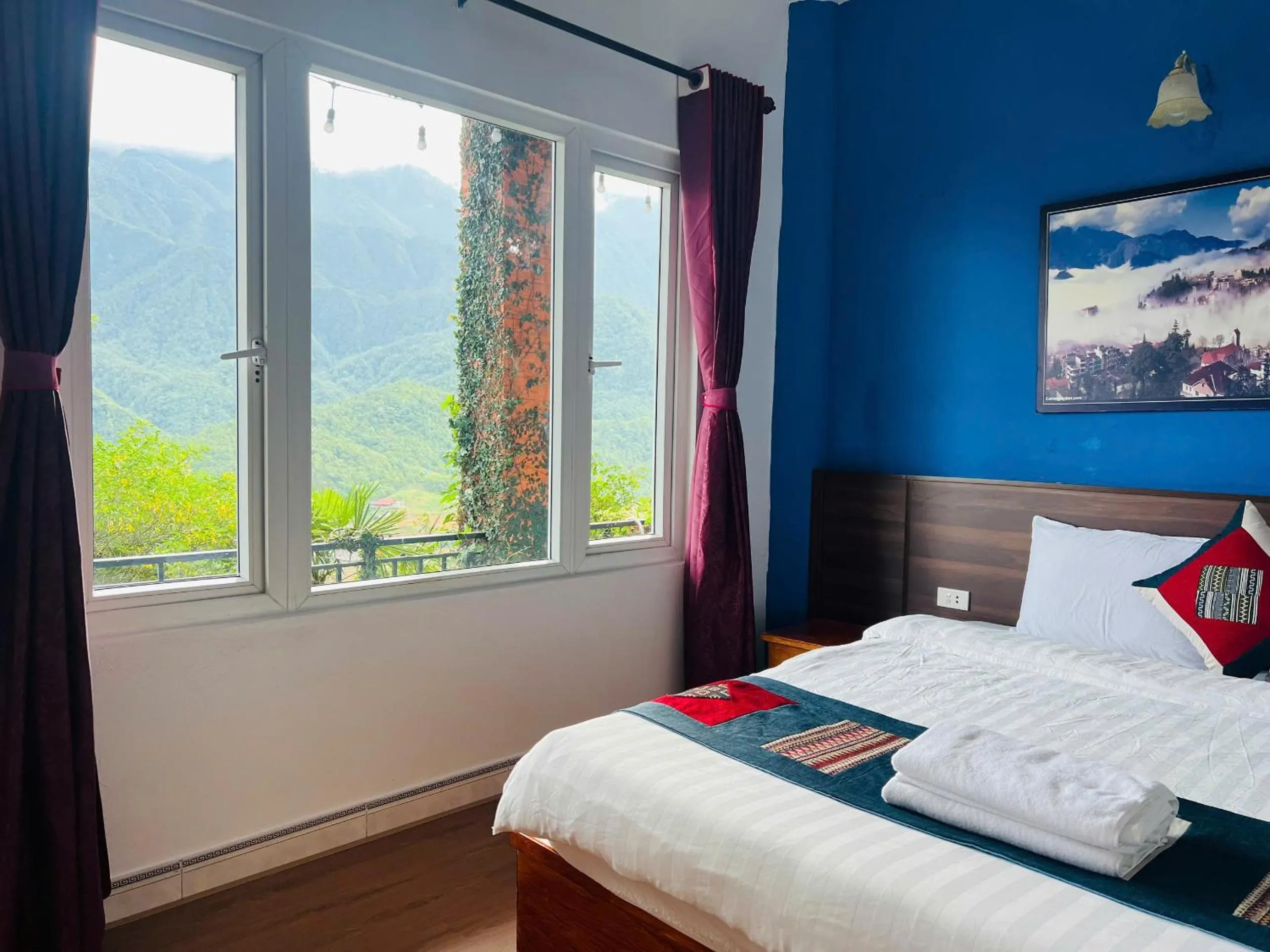 Mountain view, Bed in Catcat Garden House