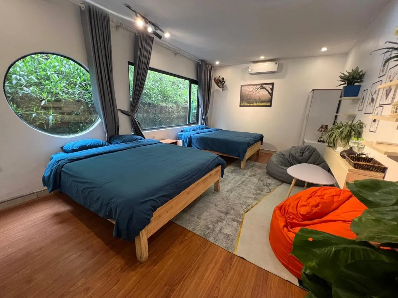 Photo of the whole room, Bed in Catcat Garden House