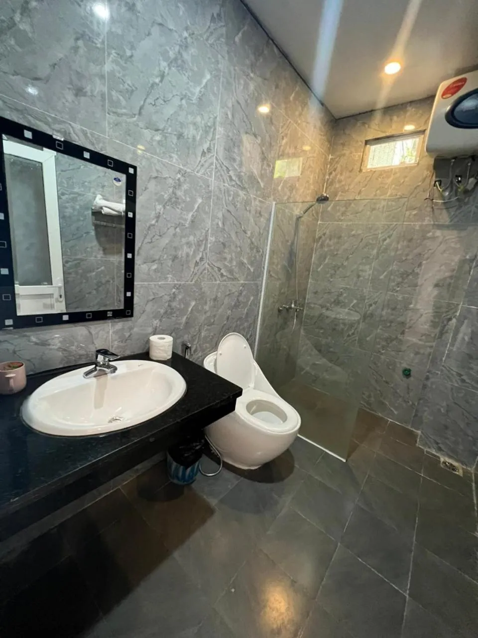 Shower in Catcat Garden House