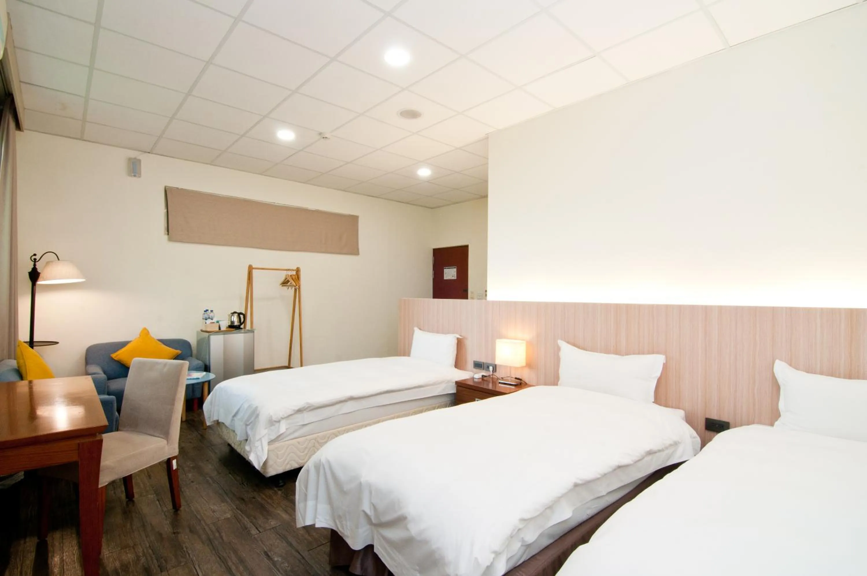 Photo of the whole room, Bed in NCNU Campus Inn暨大行旅