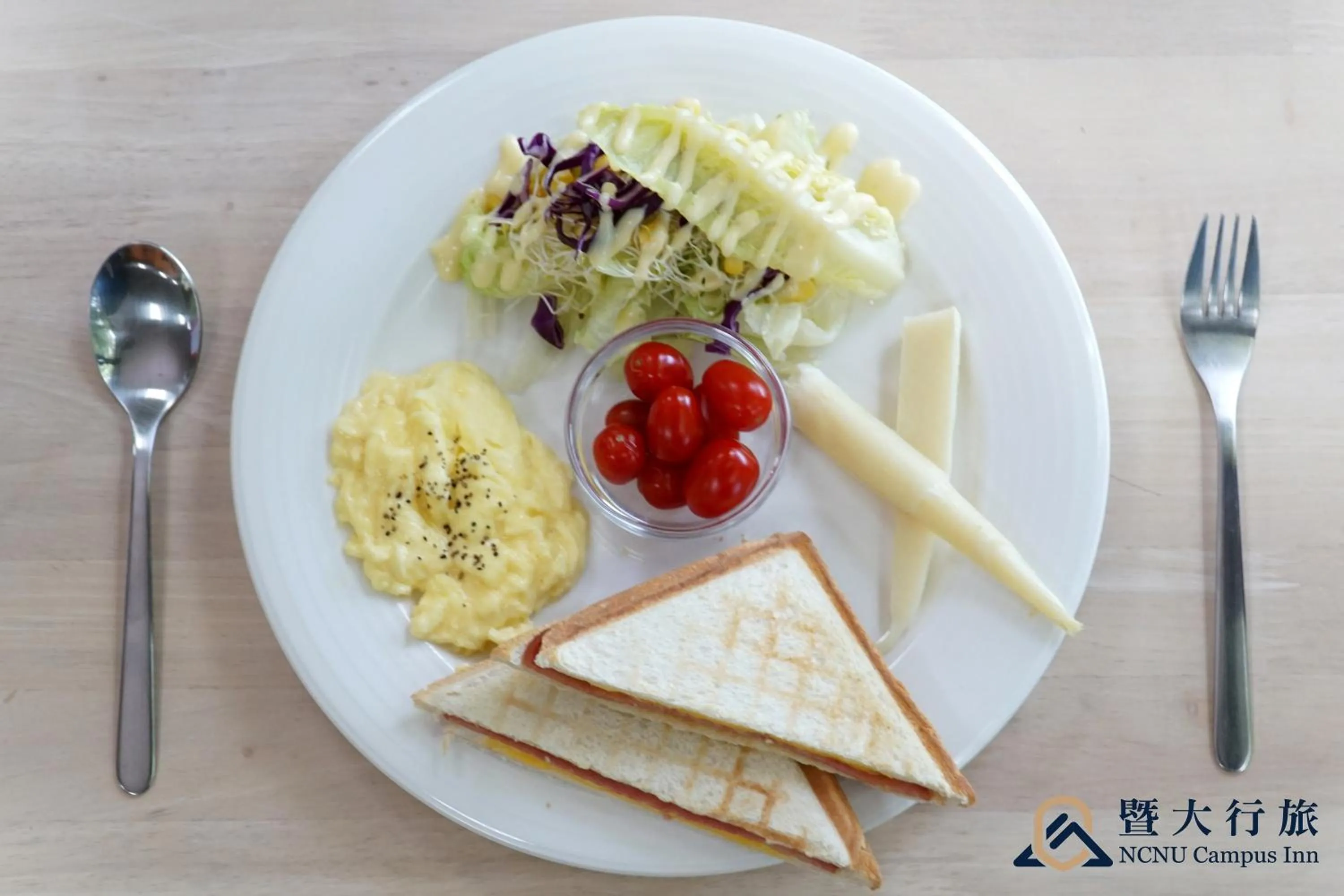 Asian breakfast in NCNU Campus Inn暨大行旅