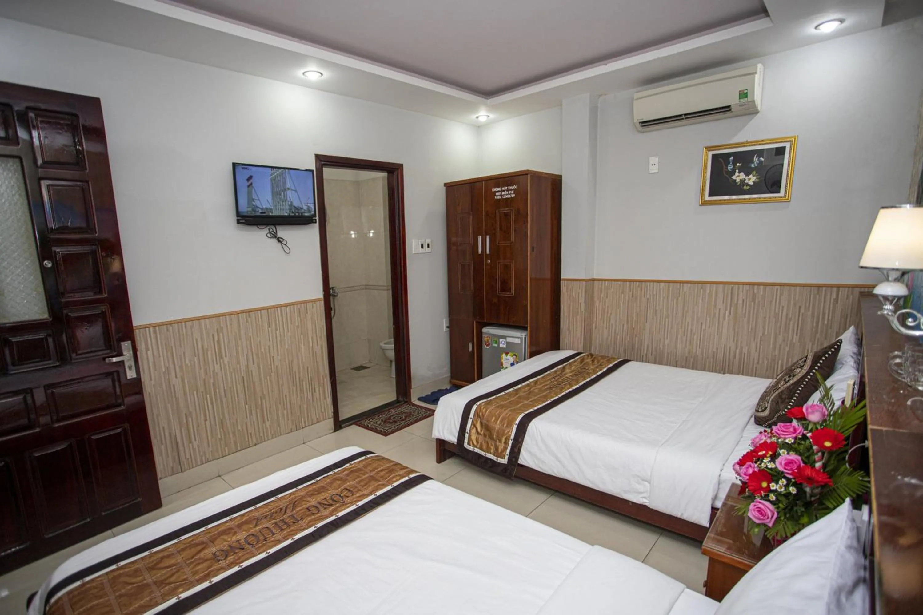 Bed in Cong Thuong Hotel