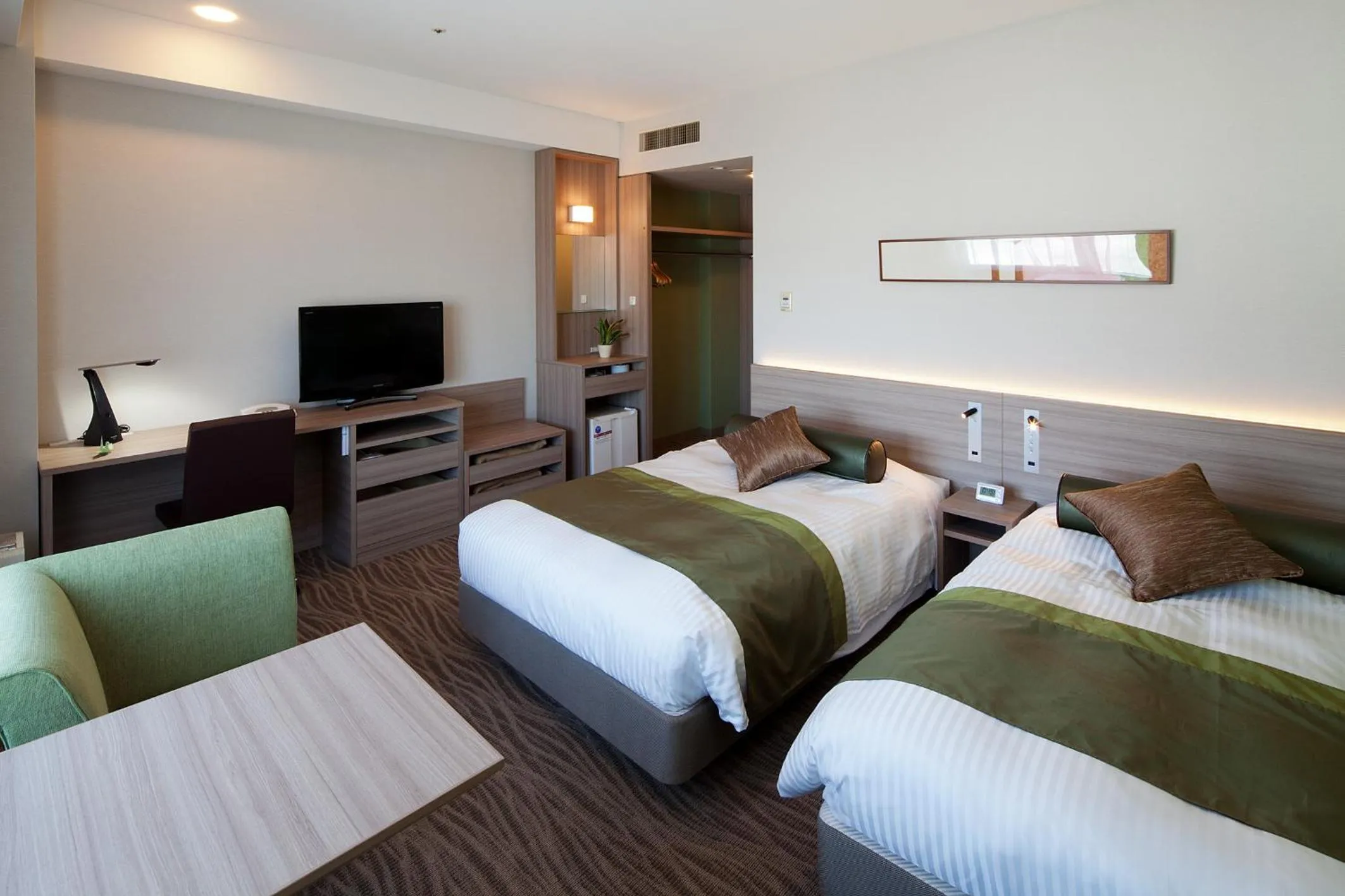 Photo of the whole room, Bed in Ueda Tokyu REI Hotel