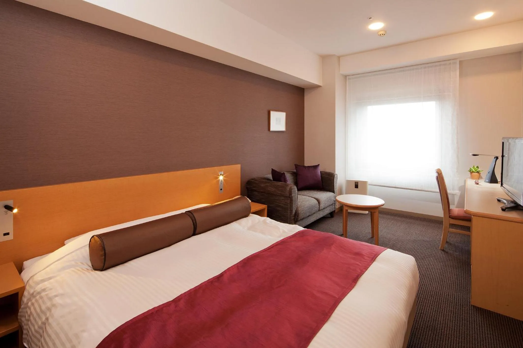 Photo of the whole room, Bed in Ueda Tokyu REI Hotel