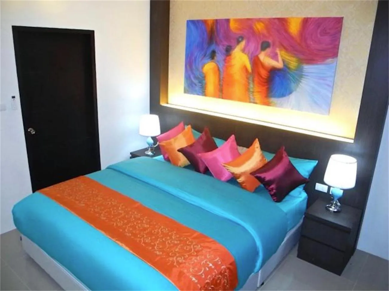Bed in Patong Bay Hill 1 bedroom Apartment