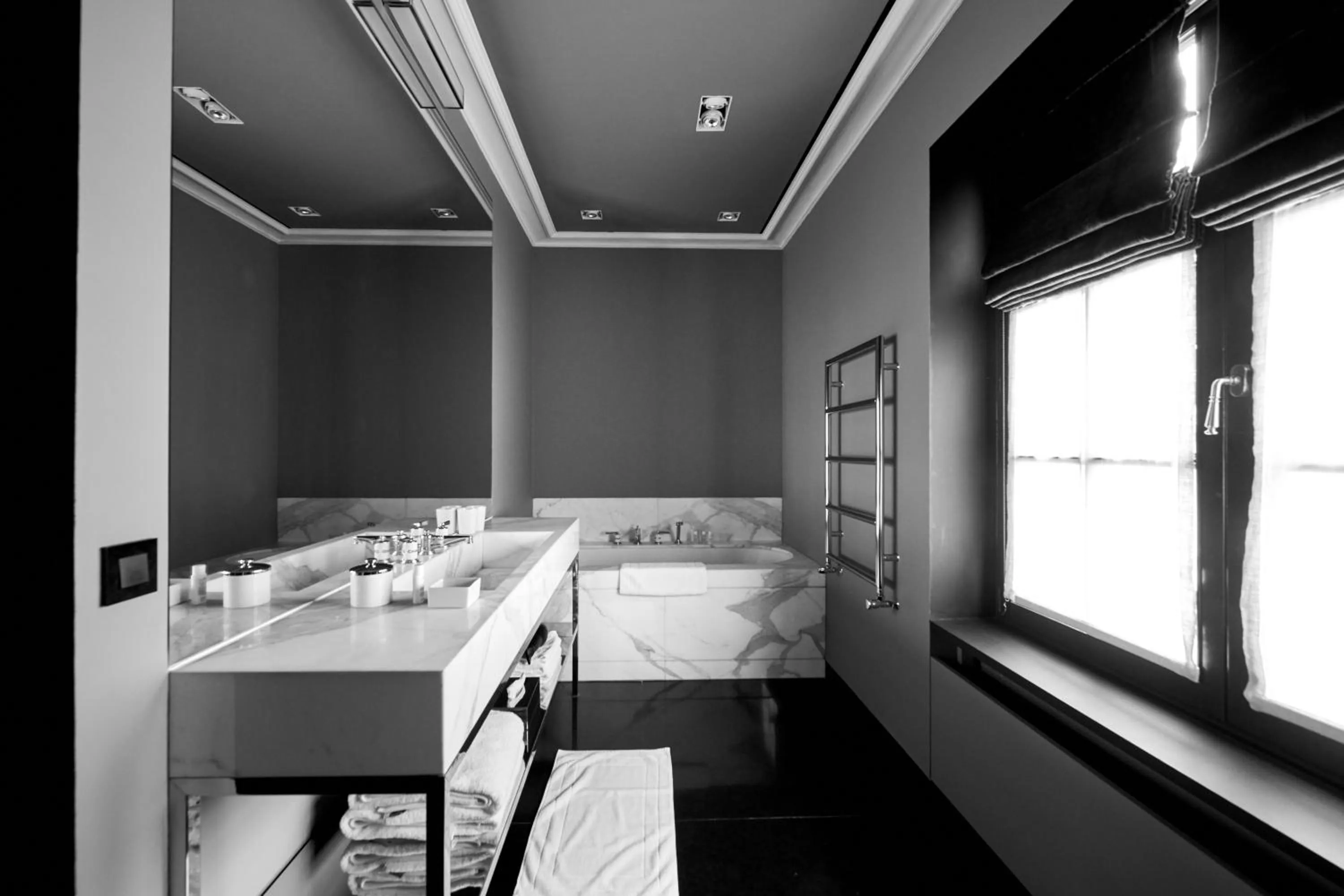 Bathroom, Bed in Hotel Odette en Ville