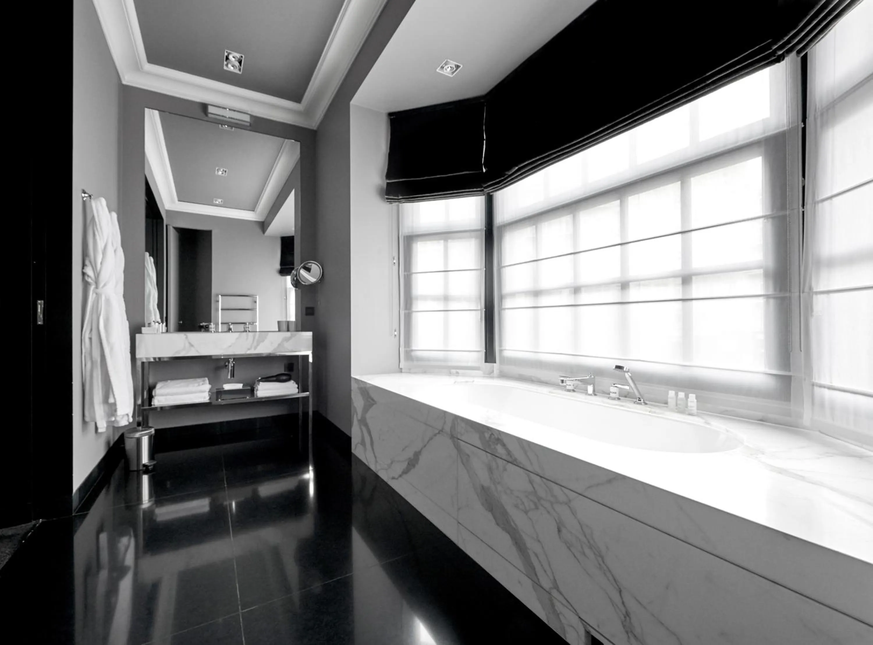 Bathroom, Bed in Hotel Odette en Ville