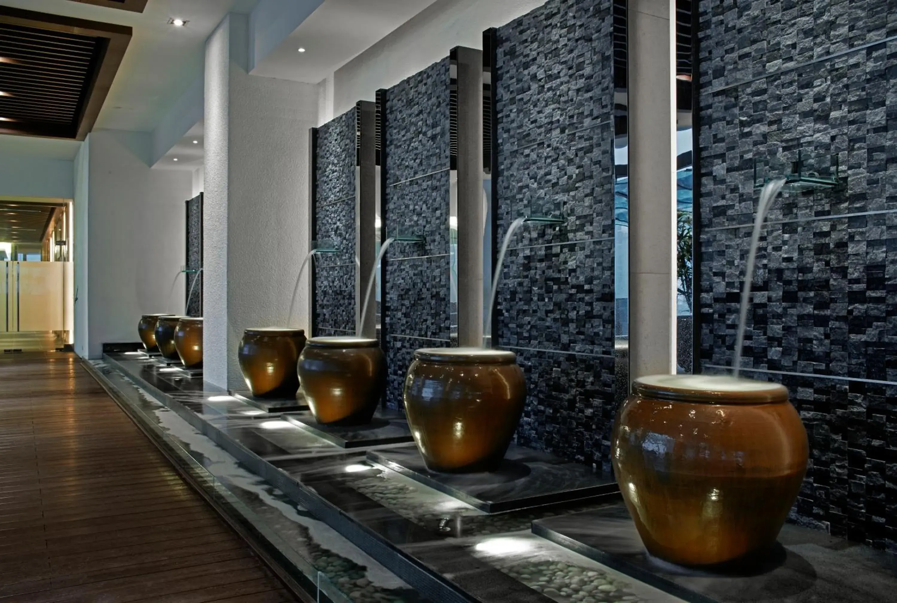 Facade/entrance in VE Hotel & Residence Facade/entrance in VE Hotel & Residence