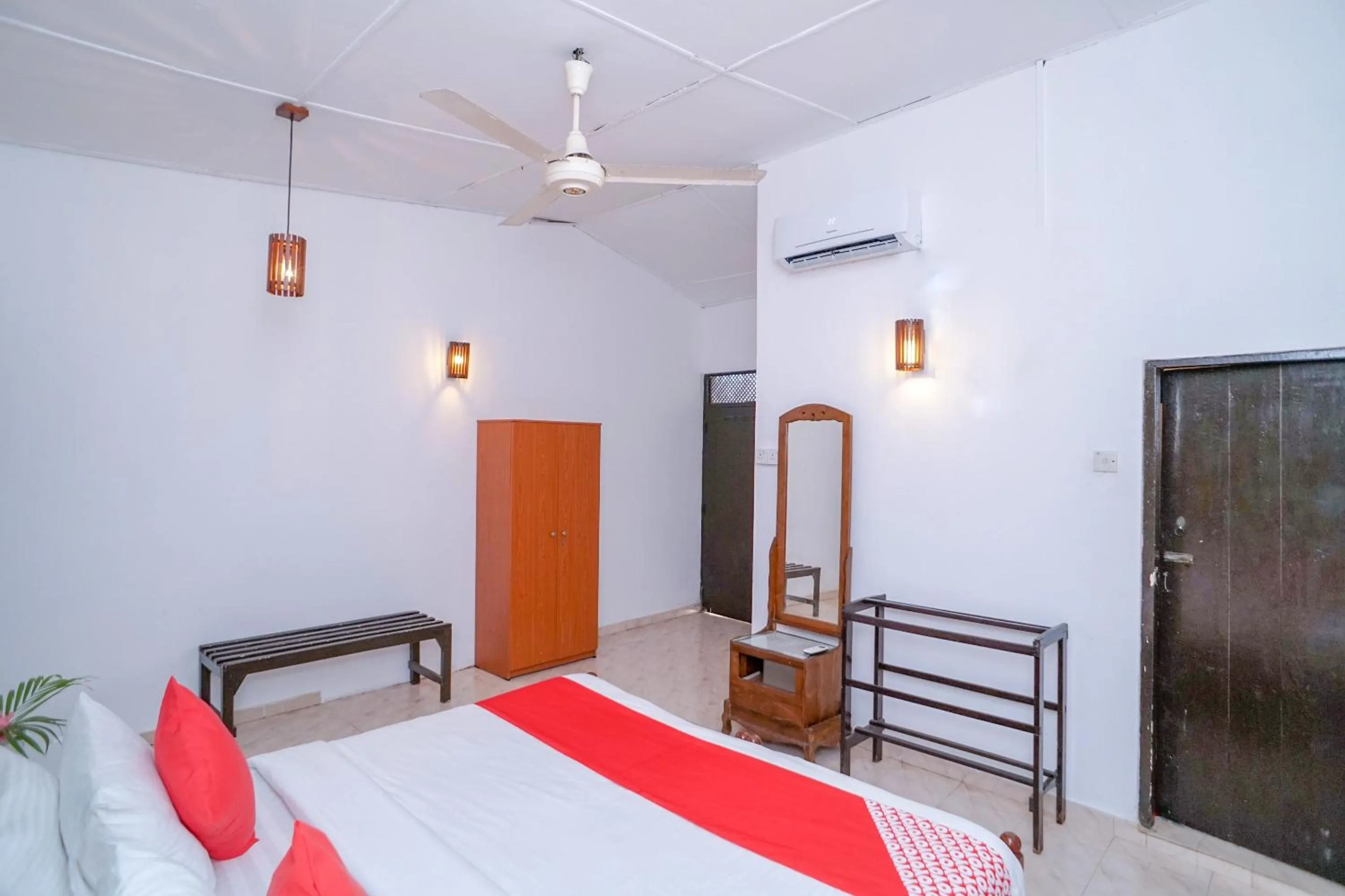 Bedroom, Bed in Sea view Beach Resort