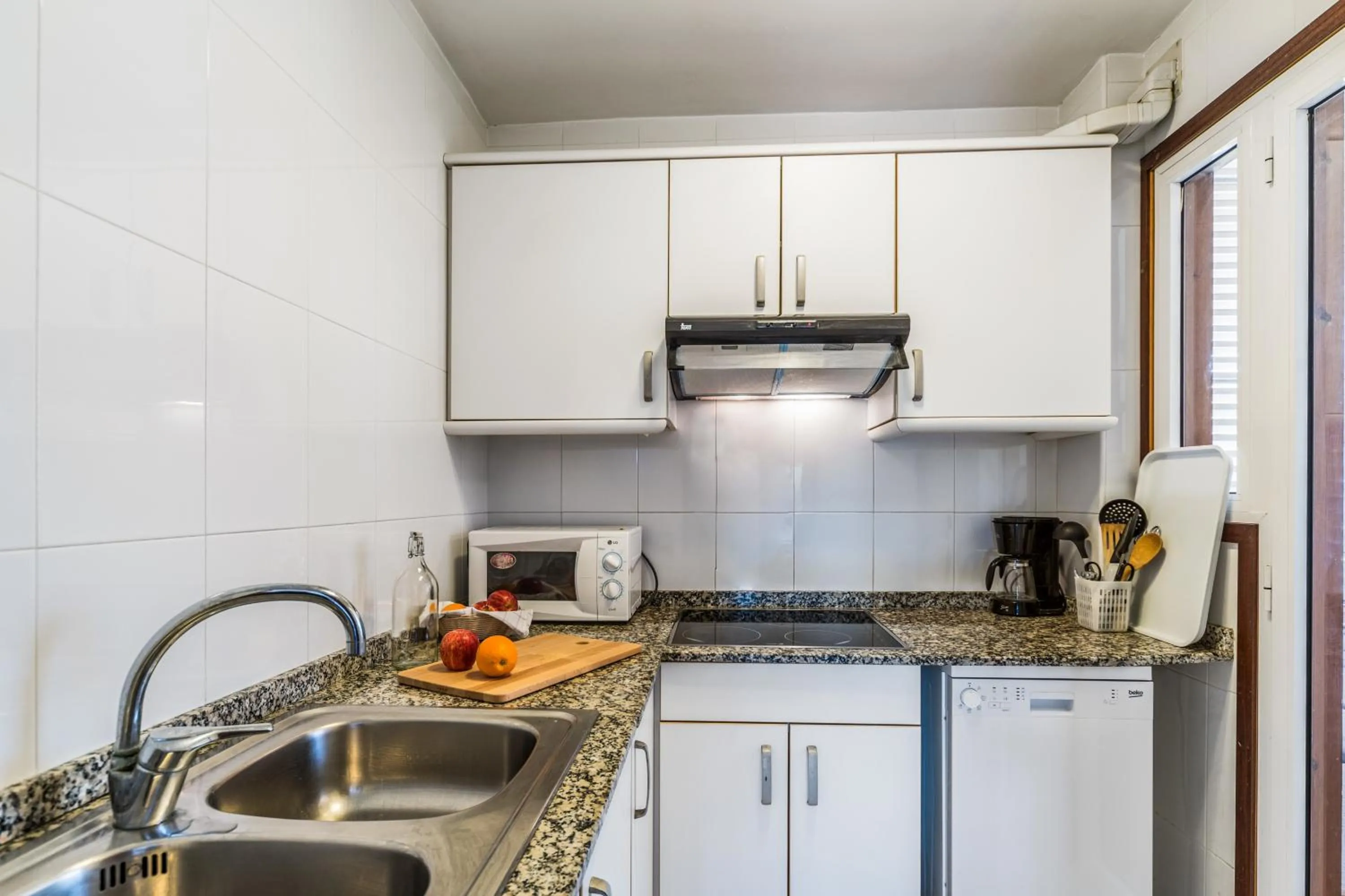 Kitchen or kitchenette in Pierre & Vacances Comarruga