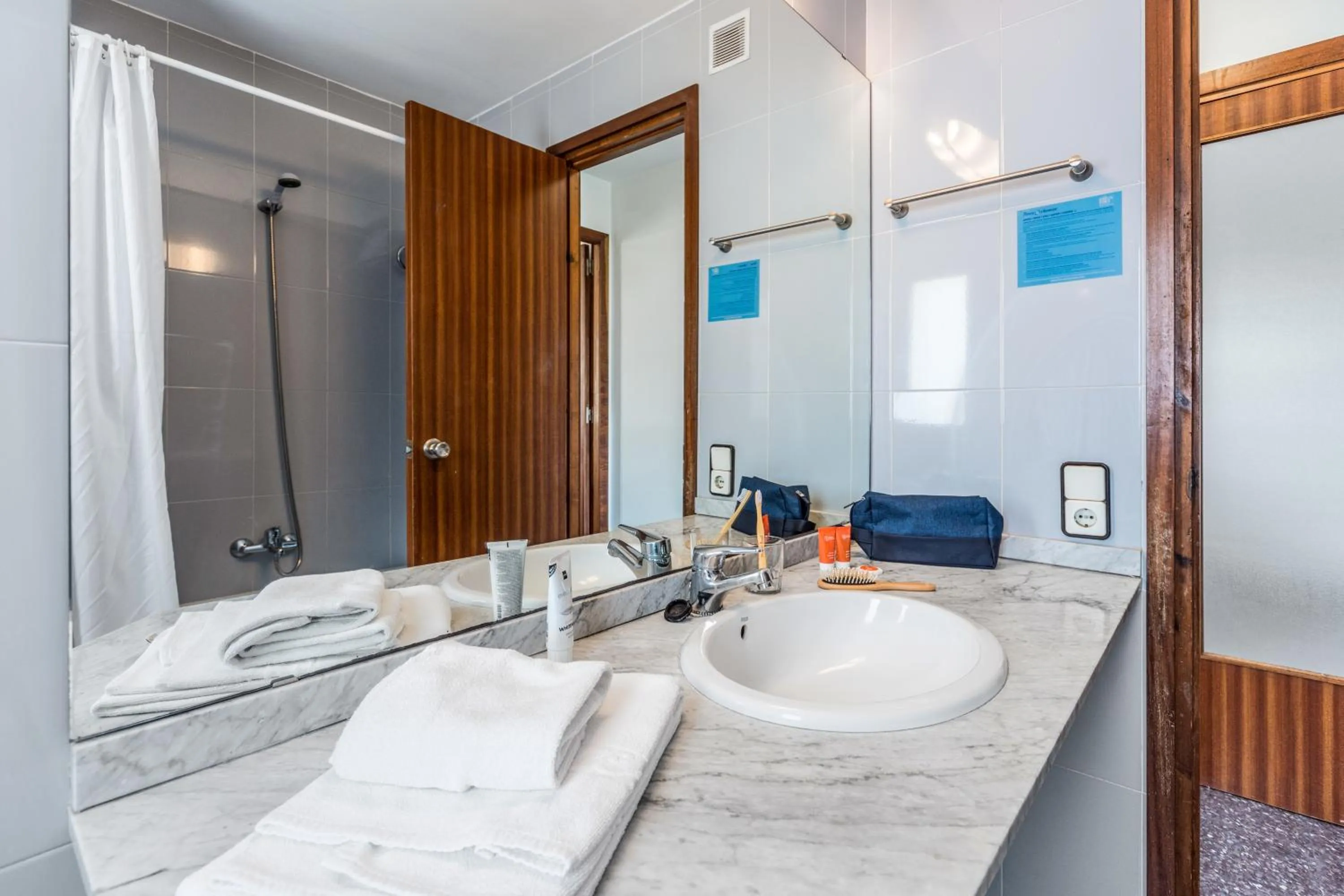 Bathroom in Pierre & Vacances Comarruga