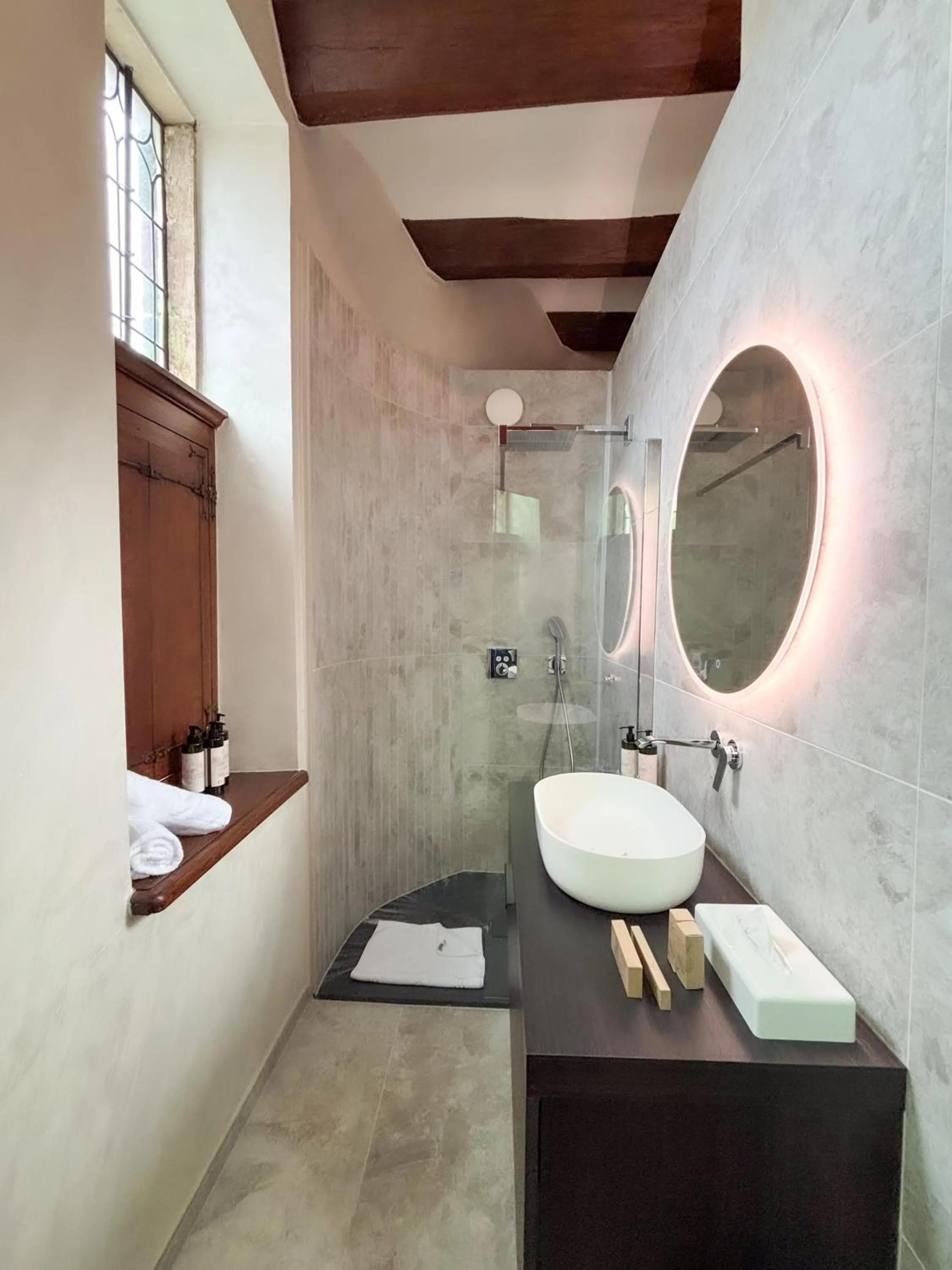 Shower in Van Der Valk Sélys Liège Hotel & Spa