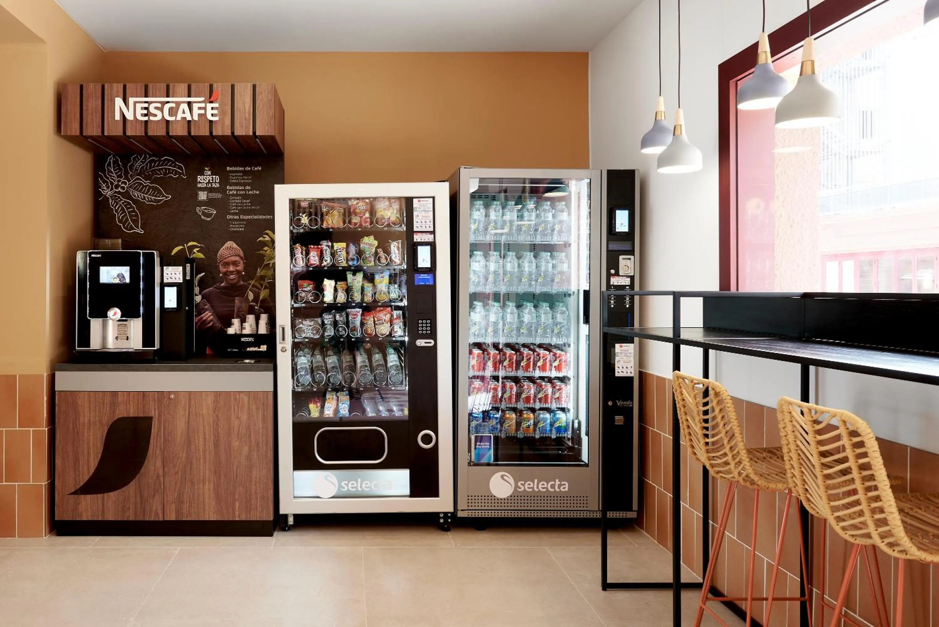 vending machine in tent Lloret de Mar