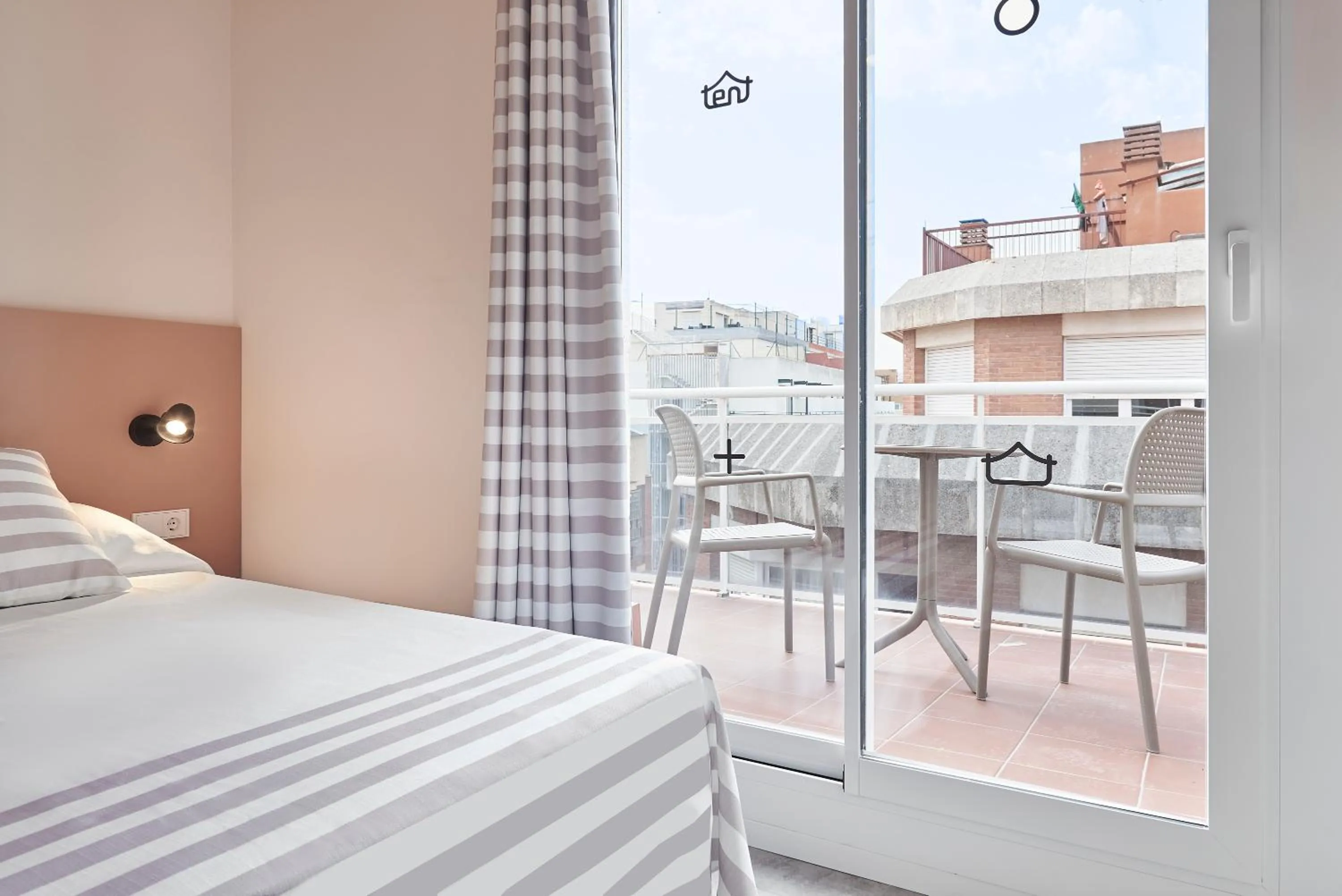 Photo of the whole room, Bed in tent Lloret de Mar