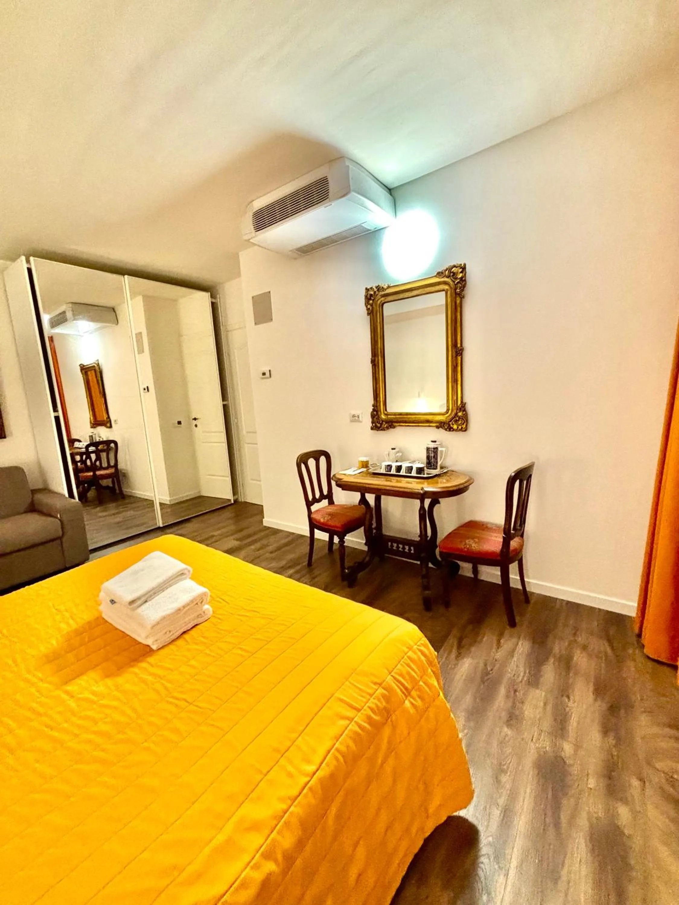 Bed in Victoria Royal Garden