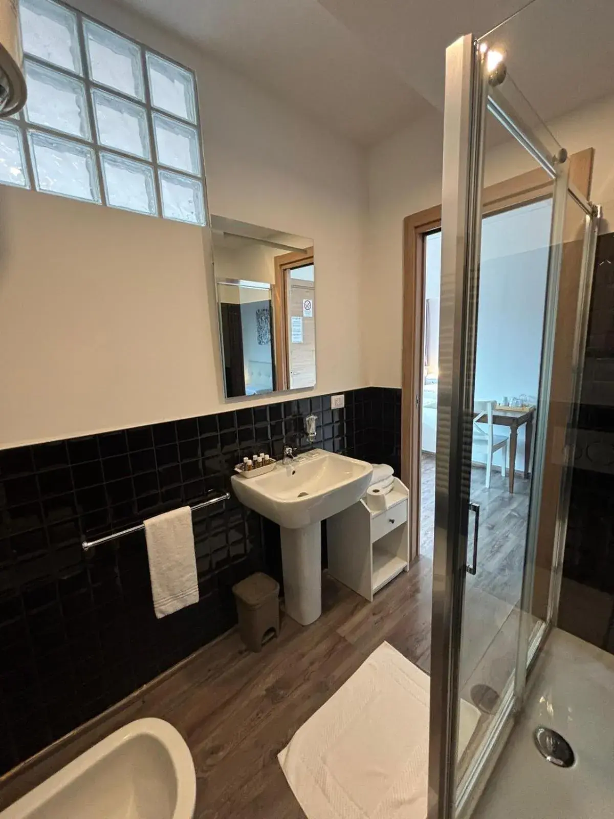 Superior Quadruple Room in Victoria Royal Garden Superior Quadruple Room in Victoria Royal Garden