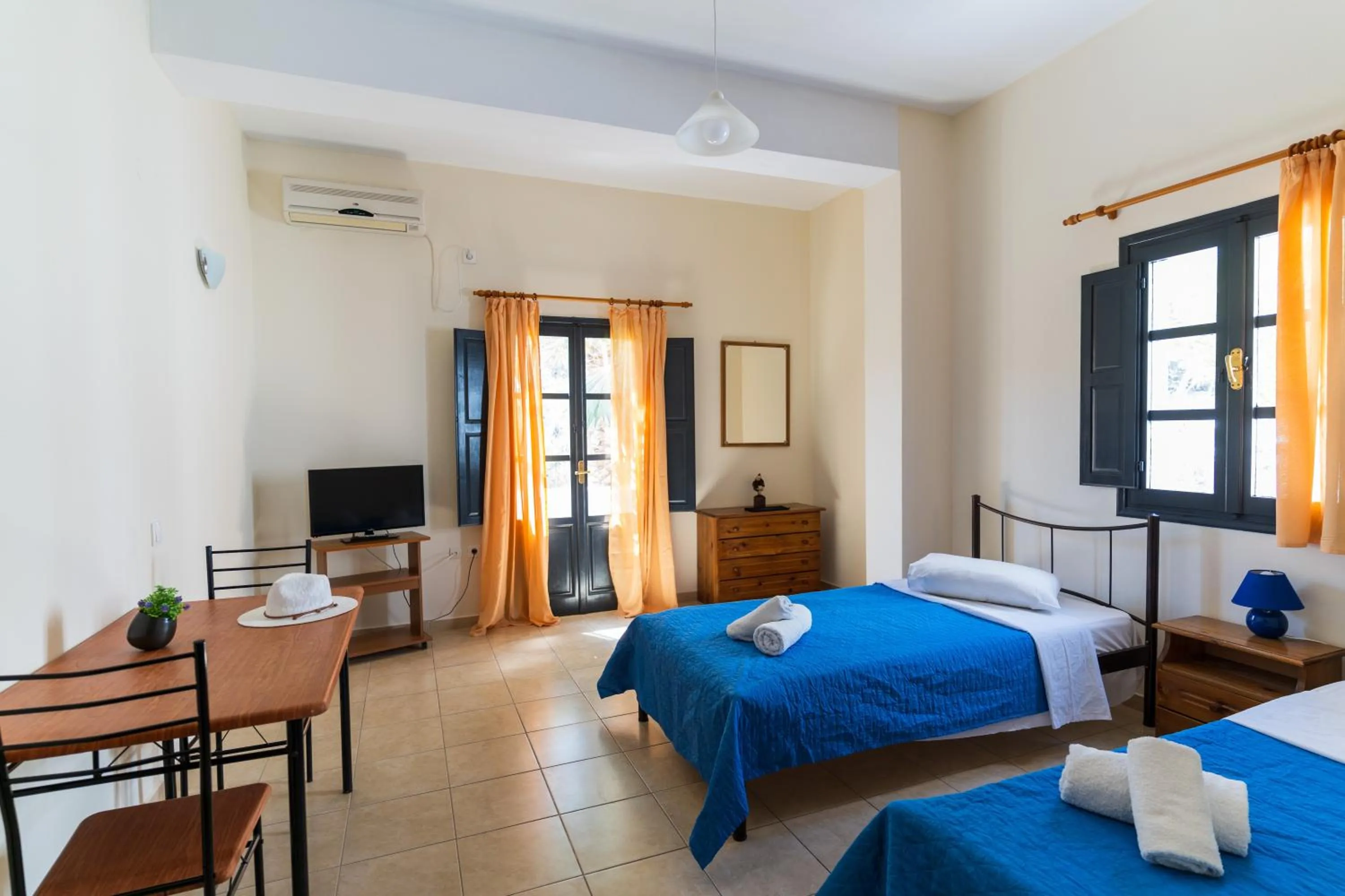 Photo of the whole room, Bed in Soulis Hotel