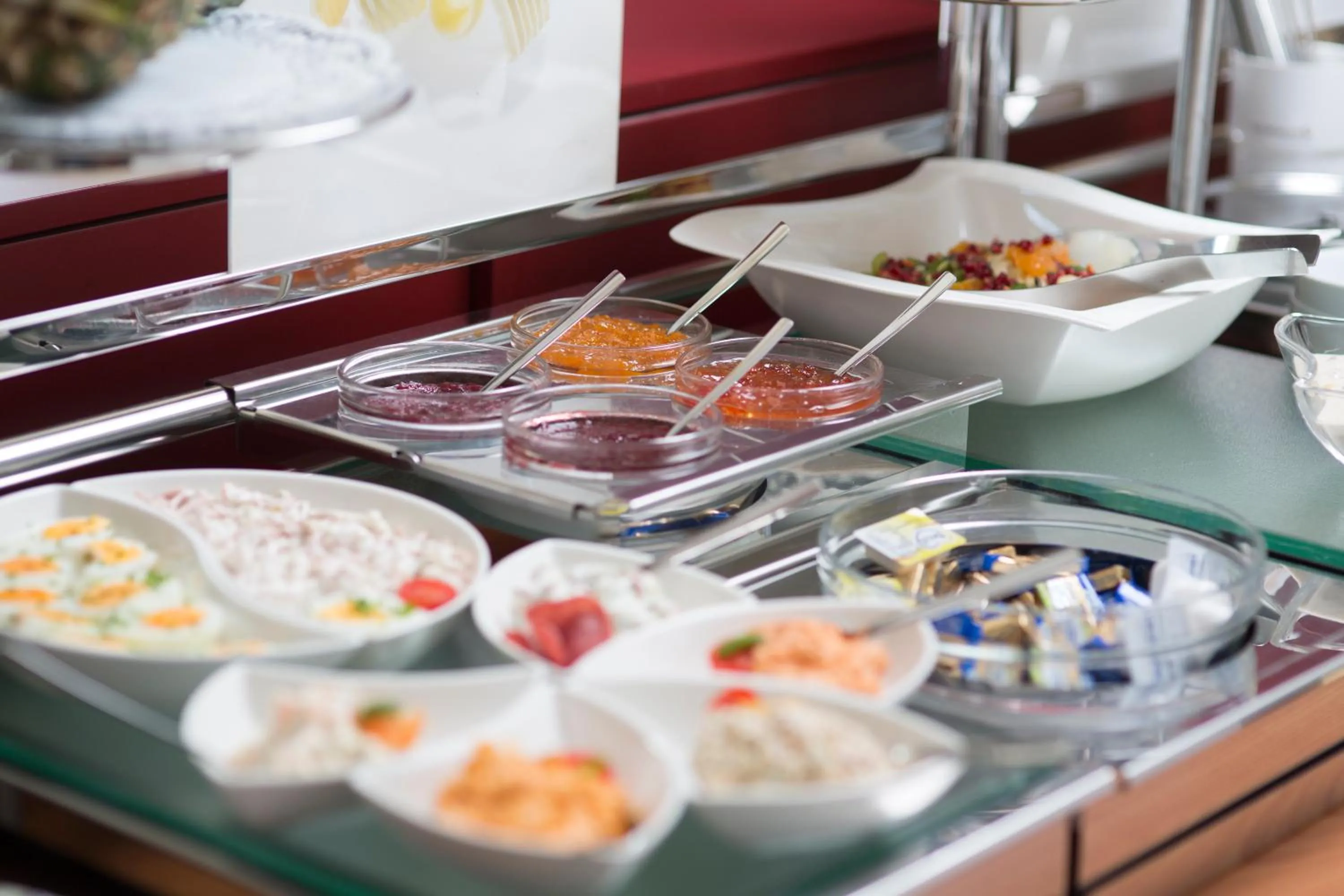 Buffet breakfast in Stadthotel Crailsheim