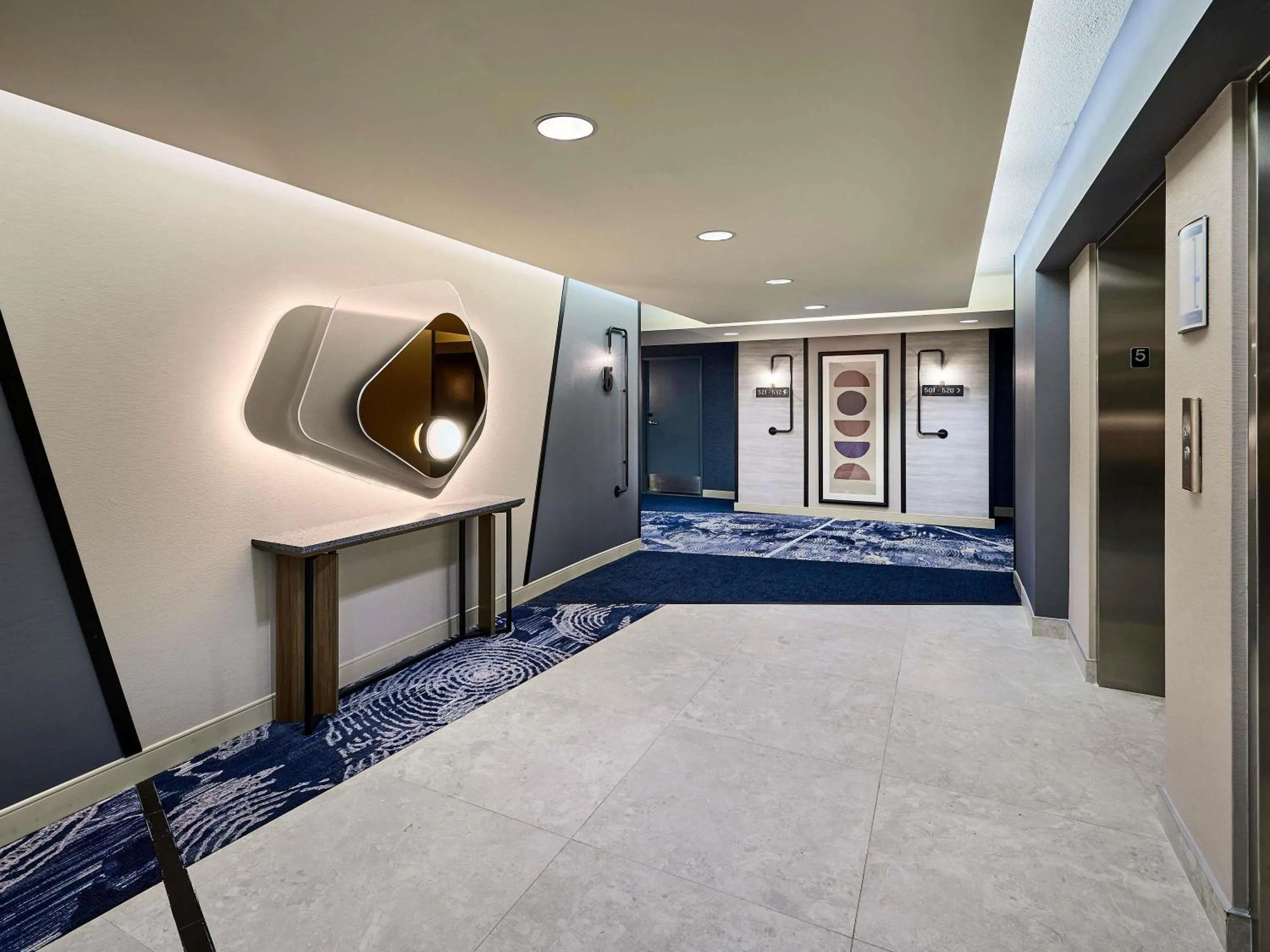 Bedroom in Novotel Toronto Vaughan Centre