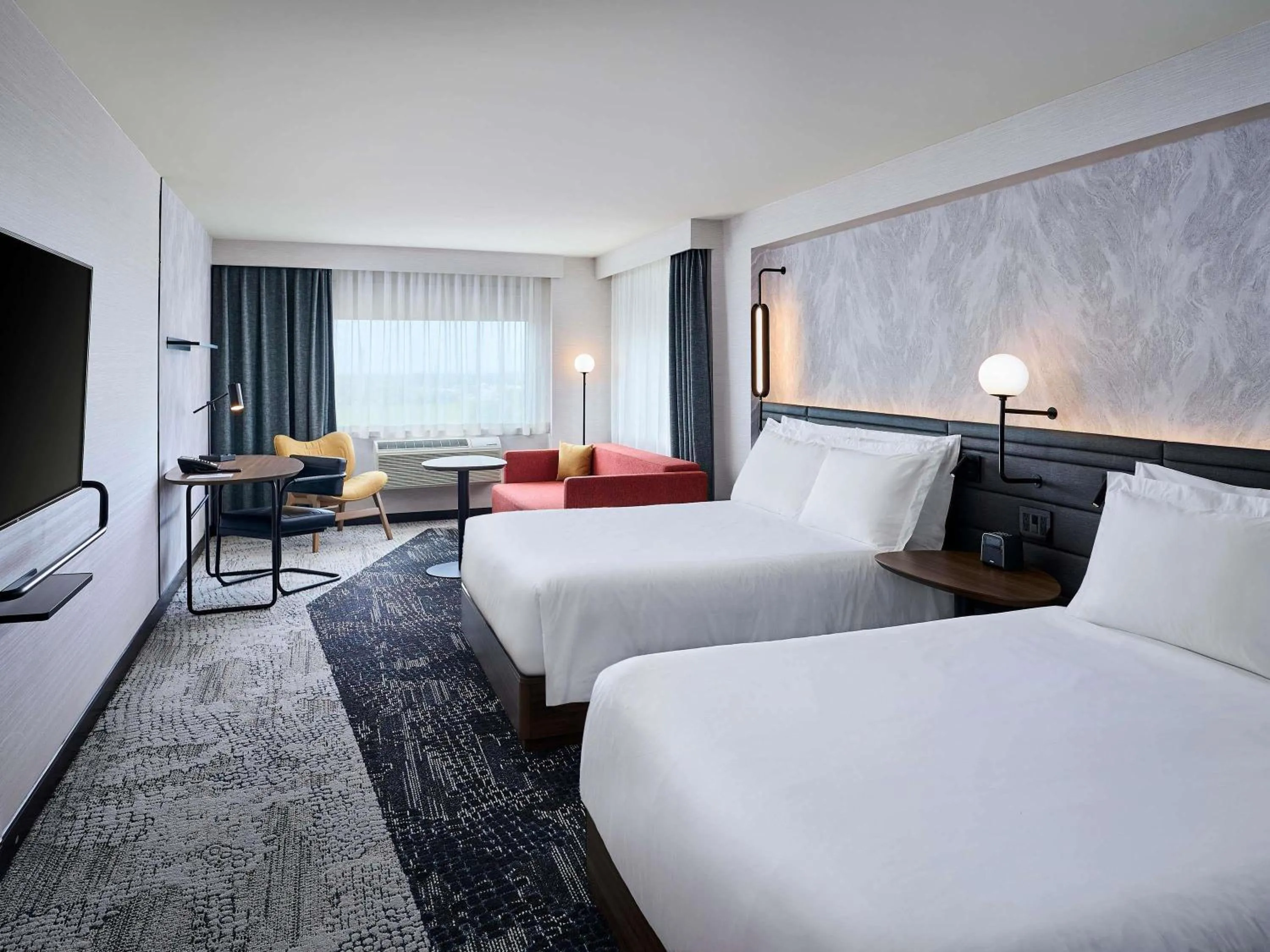 Bedroom, Bed in Novotel Toronto Vaughan Centre